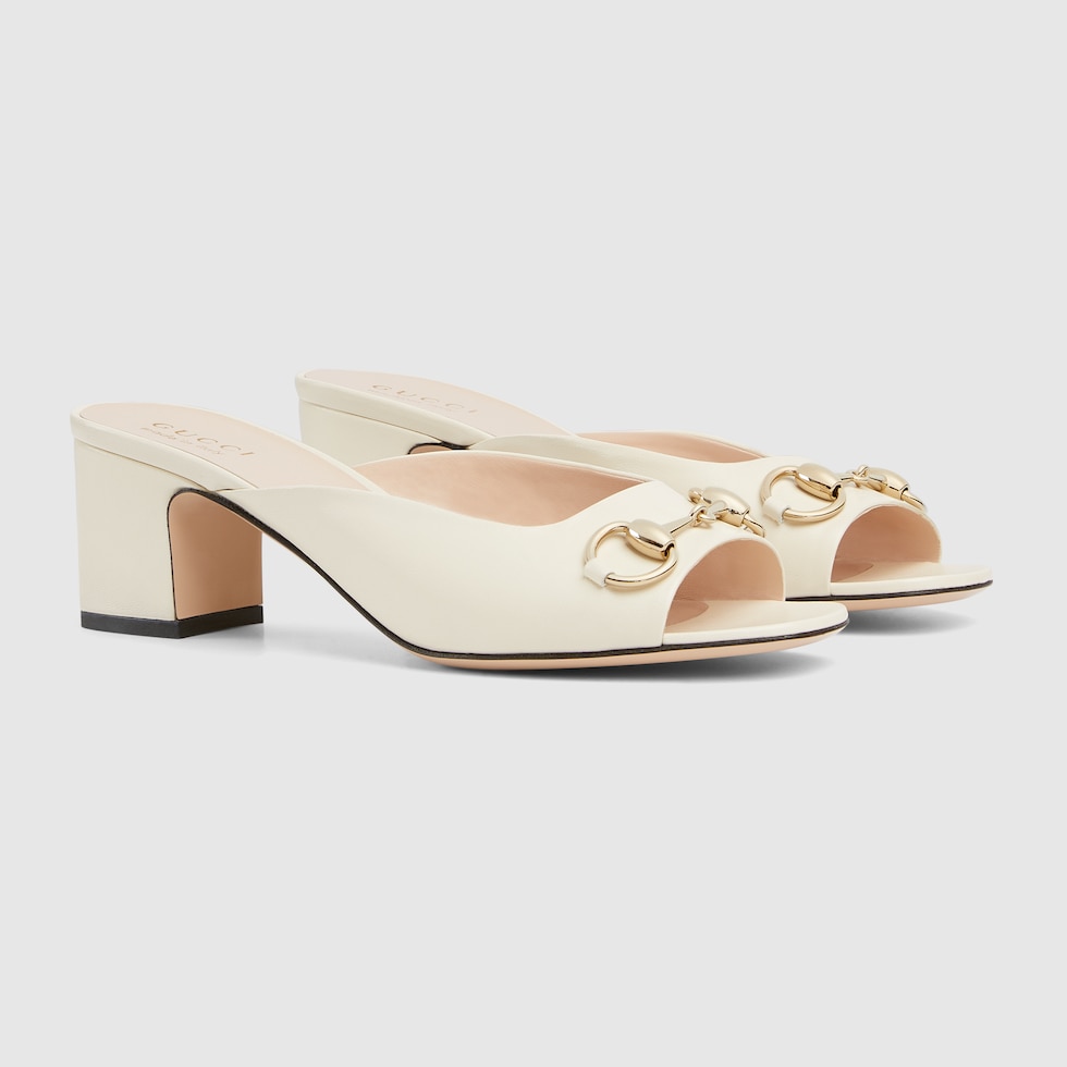 NO:242710,【Free in stock】New model!  Guccí Classic Women's Shoes: The original version is developed one to one, carefully modified shoe last, the fabric adopts the original texture, imported sheepskin surface, with original board electric hardware buckle, delicate and impeccable!  Sheepskin inner lining and footrest Heel height: 5.5 yards, 35-42 (40.41 42 customized) Italian leather large sole, original packaging!  Factory direct batch, slippers, gucci, slippers, sheepskin, Leather soles19860909【长期有货】新款！古奇 Guccⅰ 经典女鞋:原版一比一开发,精心调制的鞋楦,面料采用原版质感.进口羊皮面.配原板电渡五金扣 细腻到无可挑剔！ 羊皮内里和垫脚 跟高:5.5 码数,35-42（40.41 42订做） 意大利真皮大底,原版包装 ！ 工厂直批,拖鞋,gucci,slippers,sheepskin,Leather soles,Women's Shoes