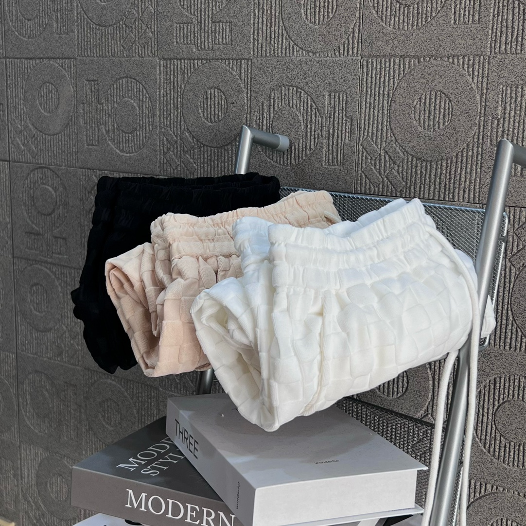 2024SS Louis Vuitton Knitting Shorts with Velvet and Gold Details - 图片 9