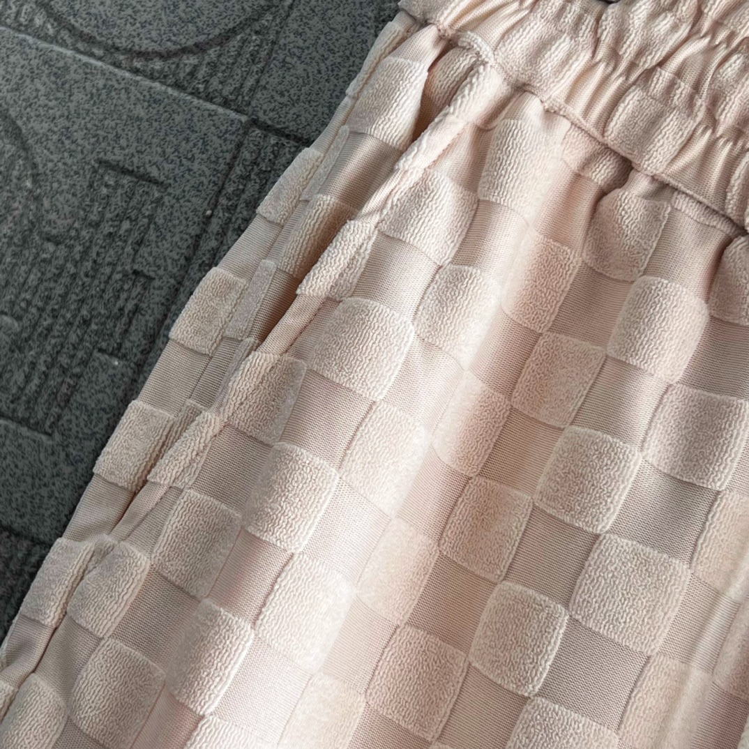 Louis Vuitton 2024SS Custom Knitting Shorts with Strong Gold Sense and Stylish Bouquet Design - 图片 6