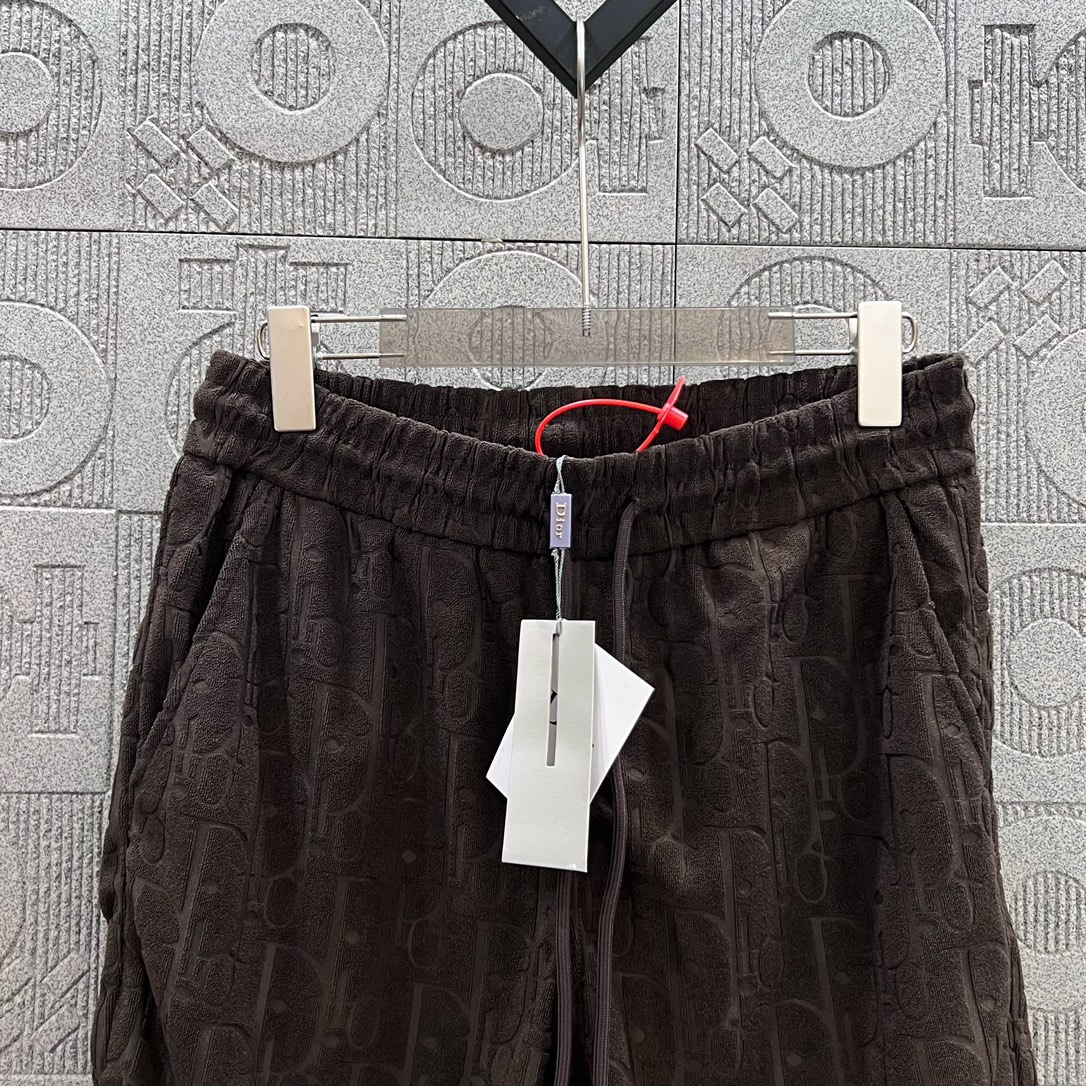 Luxury Walnut Suit with Custom Knitted Shorts for 2024SS Collection: Stylish and Comfortable. - 图片 3