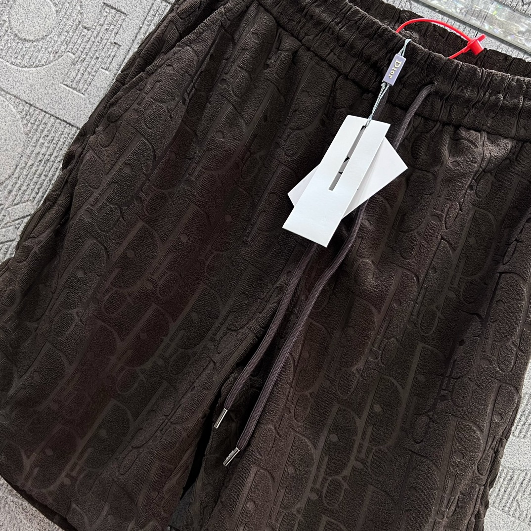 Luxury Walnut Suit with Custom Knitted Shorts for 2024SS Collection: Stylish and Comfortable. - 图片 5