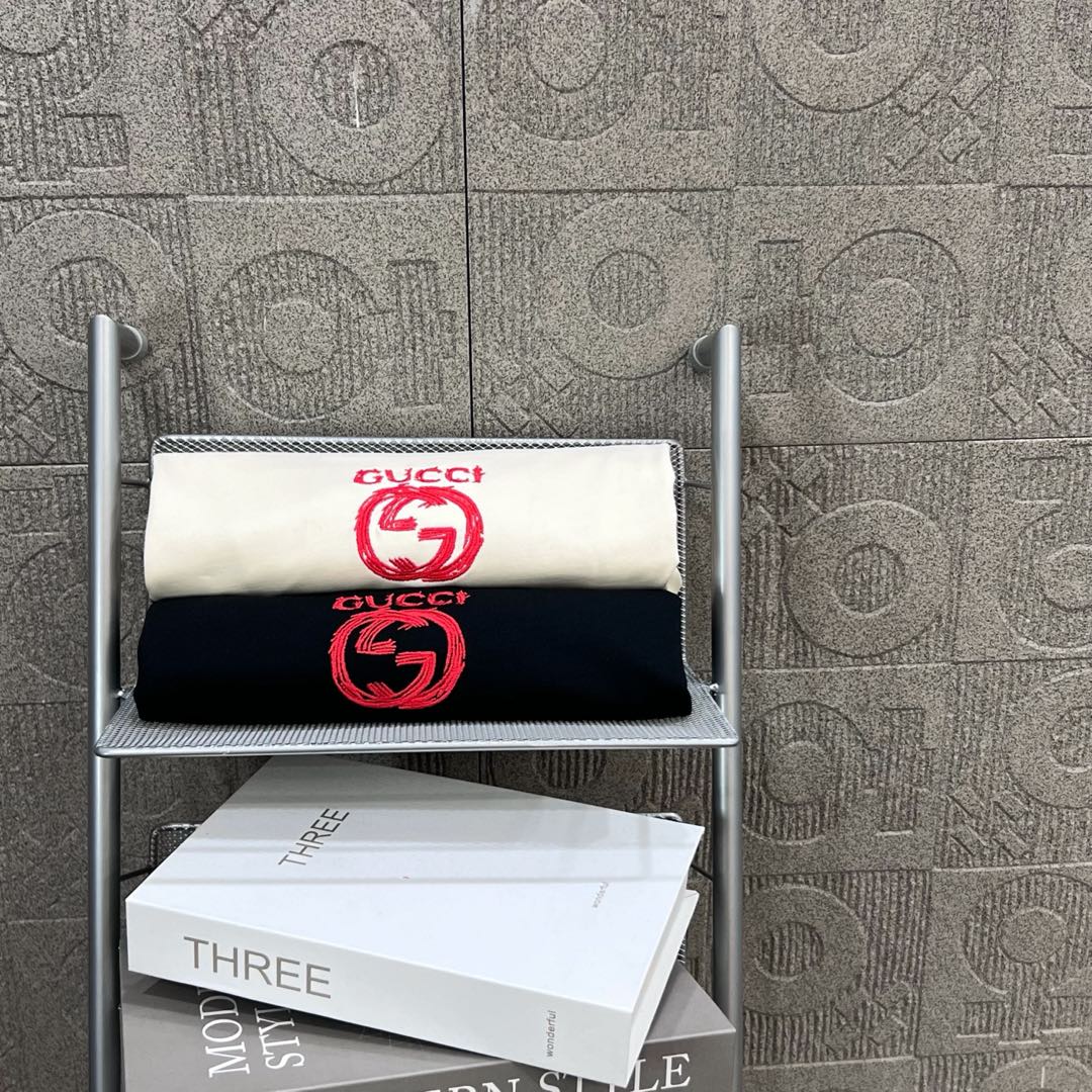 GUCCI Gucchi Logo T-shirt: 1980s Inspired Design, Chromosome Dye, Almond Color, XS-L Sizes - 图片 9