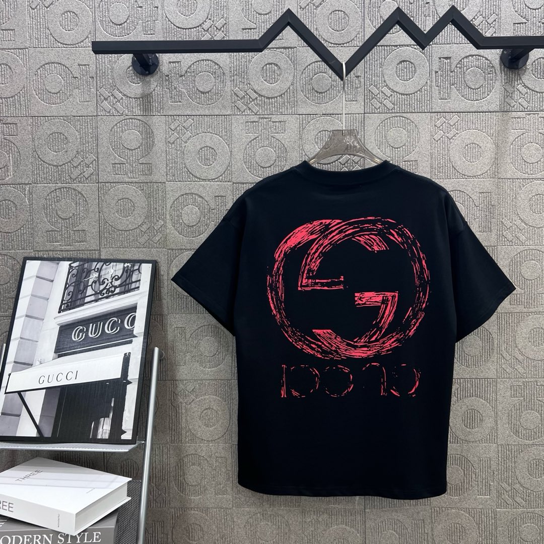 GUCCI Gucchi Logo Short Sleeve T-shirt: 1980s Inspired Fashion for Men and Women - 图片 2