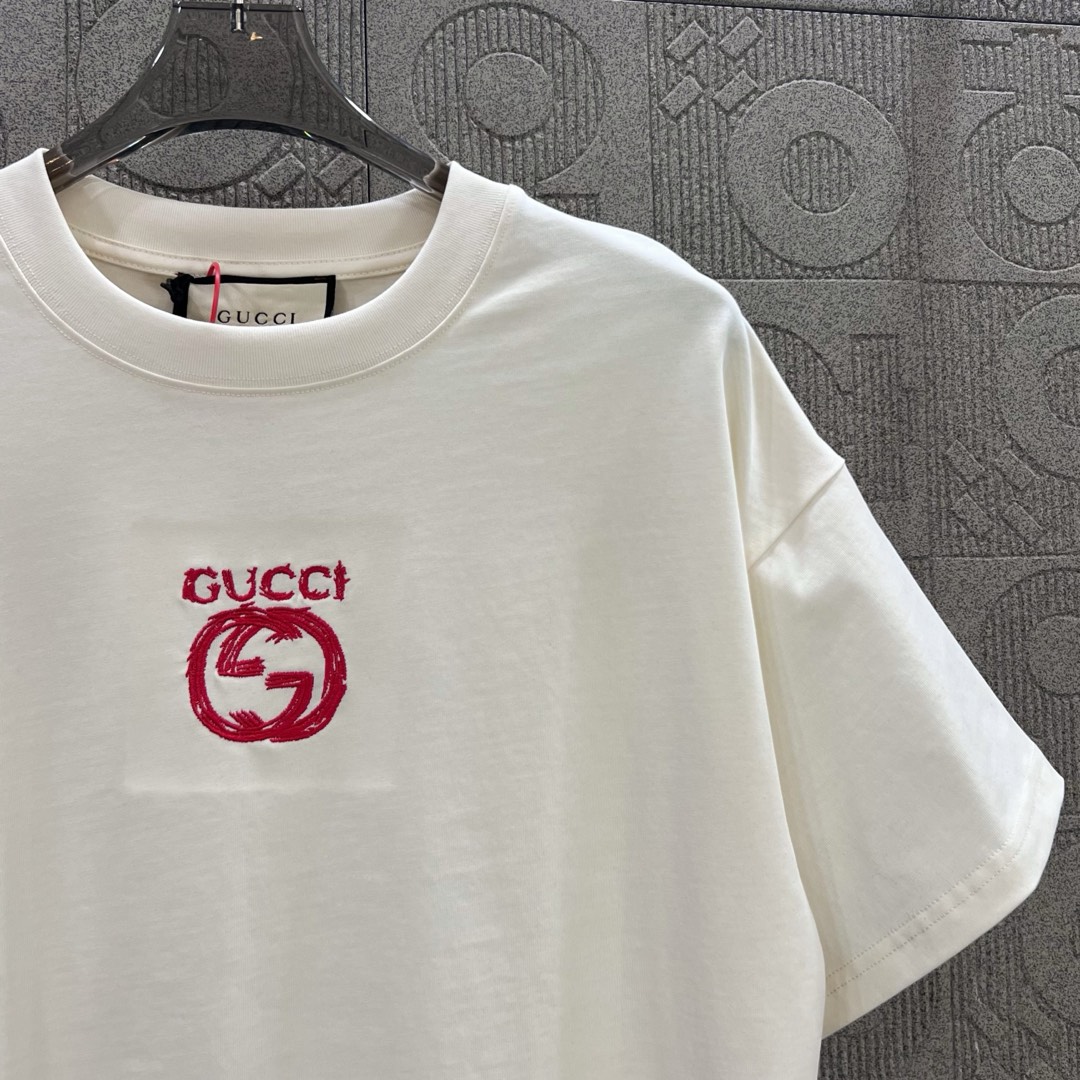 GUCCI Gucchi Logo T-shirt: 1980s Inspired Design, Chromosome Dye, Almond Color, XS-L Sizes - 图片 6