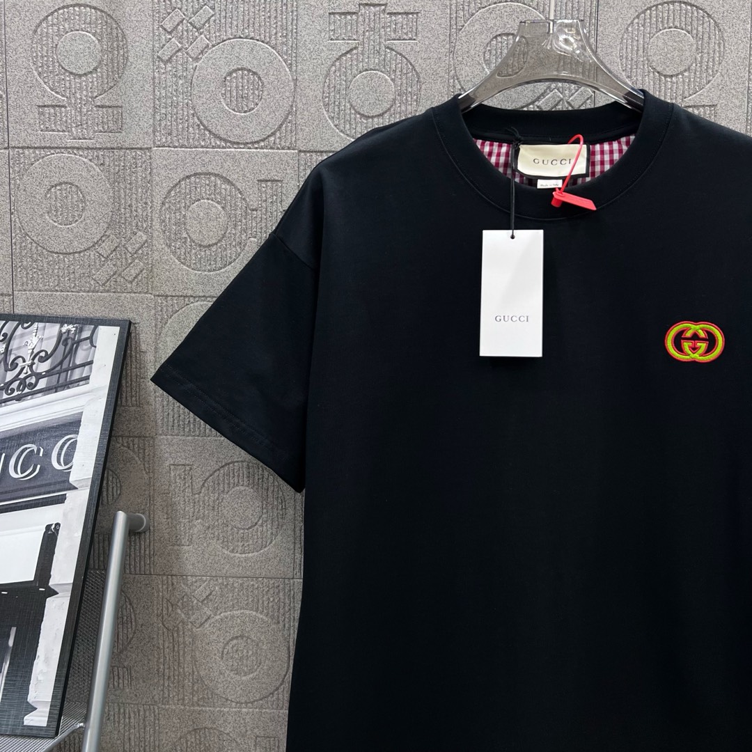 GUCCI Double-G Embroidered Plaster Short Sleeve T-shirt – 1980s Inspired Fashion - 图片 4