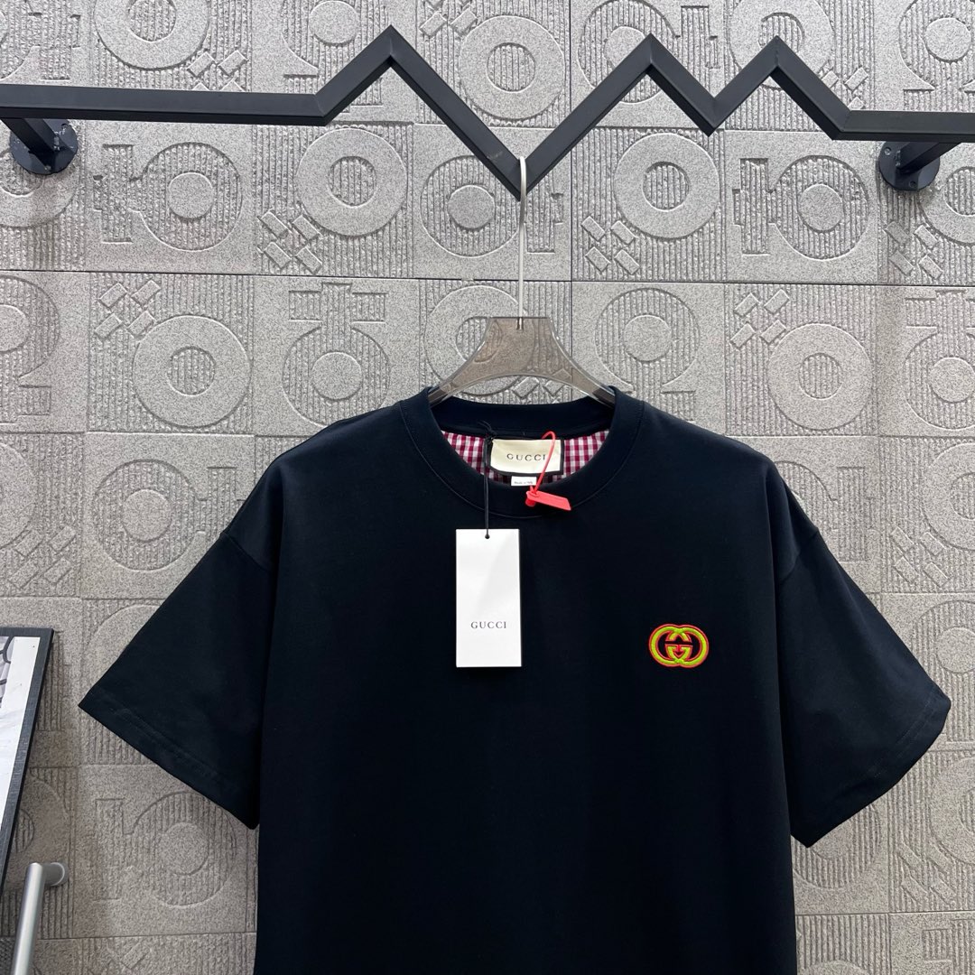 GUCCI Double-G Embroidered Plaster Short Sleeve T-shirt – 1980s Inspired Fashion - 图片 3
