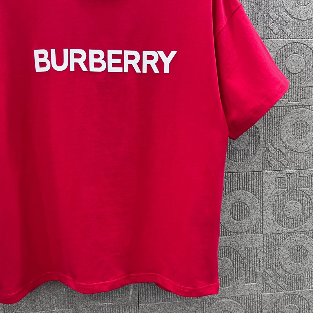 Burberry Pablo Logo TB Marked Red Jacket for Spring/Summer 2022 - 图片 7