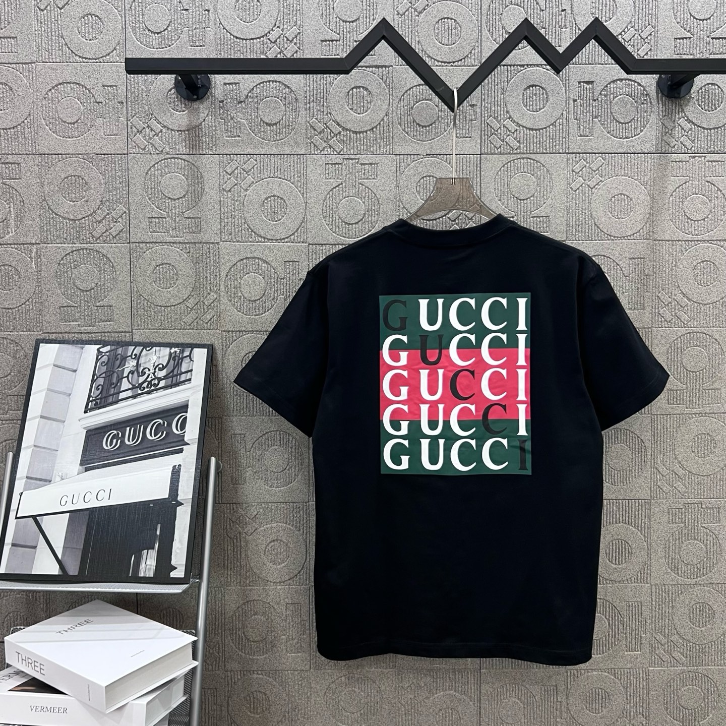  
GUCCI 古驰 红绿配色双G字母印花
Logo标识精致升级，灵感源自八十年代复古
原版面料 官方同