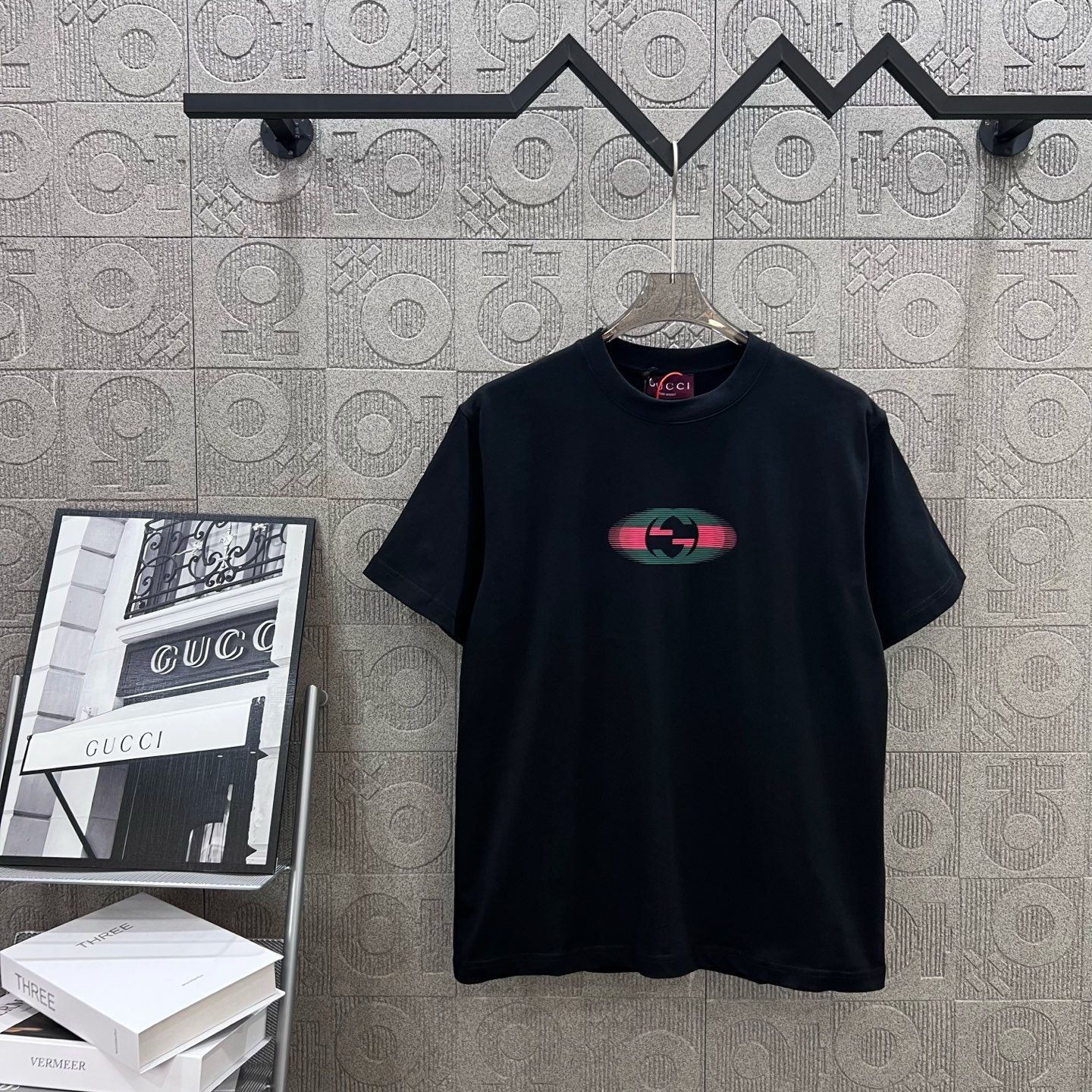  
GUCCI 古驰 红绿配色双G字母印花
Logo标识精致升级，灵感源自八十年代复古
原版面料 官方同