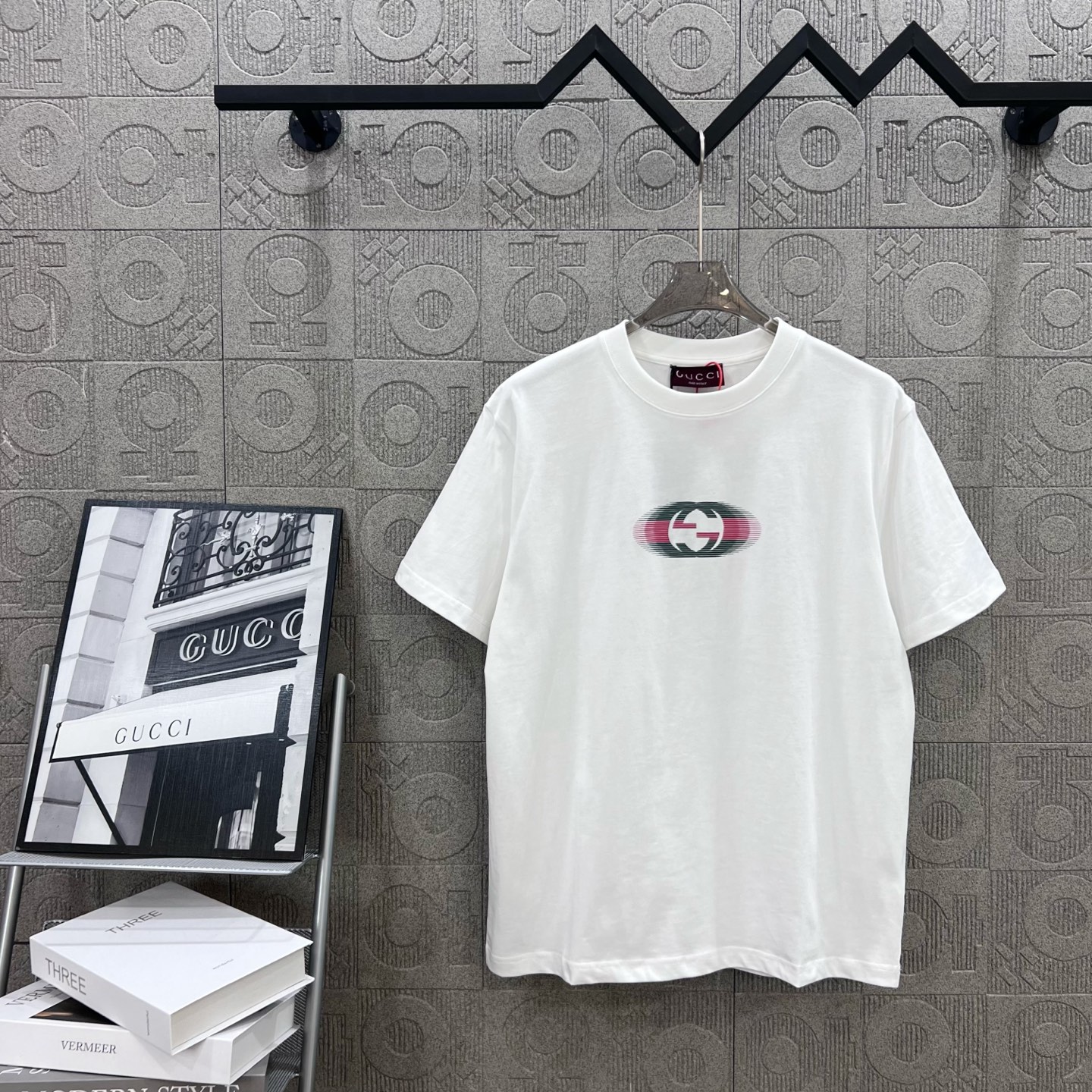  
GUCCI 古驰 红绿配色双G字母印花
Logo标识精致升级，灵感源自八十年代复古
原版面料 官方同
