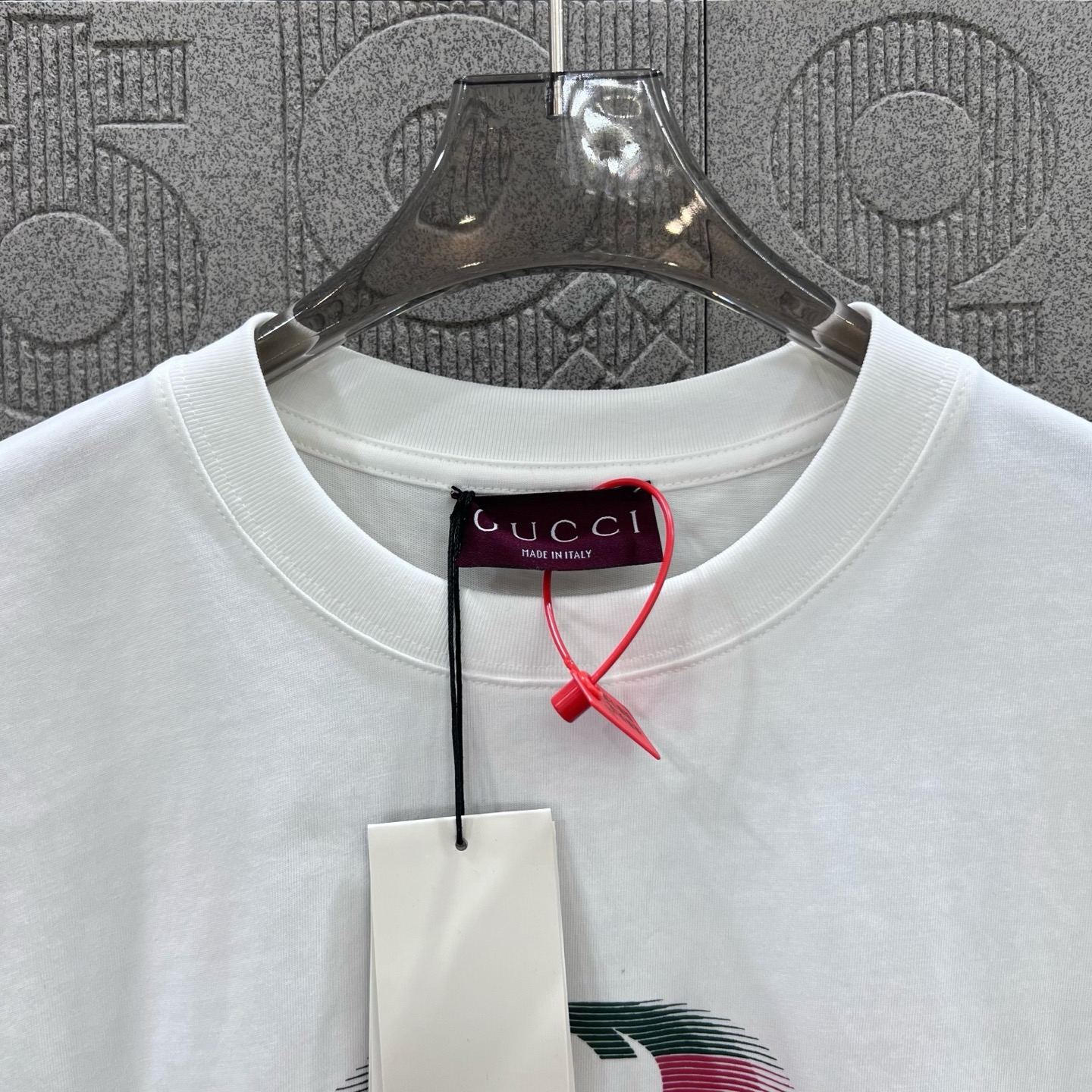  
GUCCI 古驰 红绿配色双G字母印花
Logo标识精致升级，灵感源自八十年代复古
原版面料 官方同