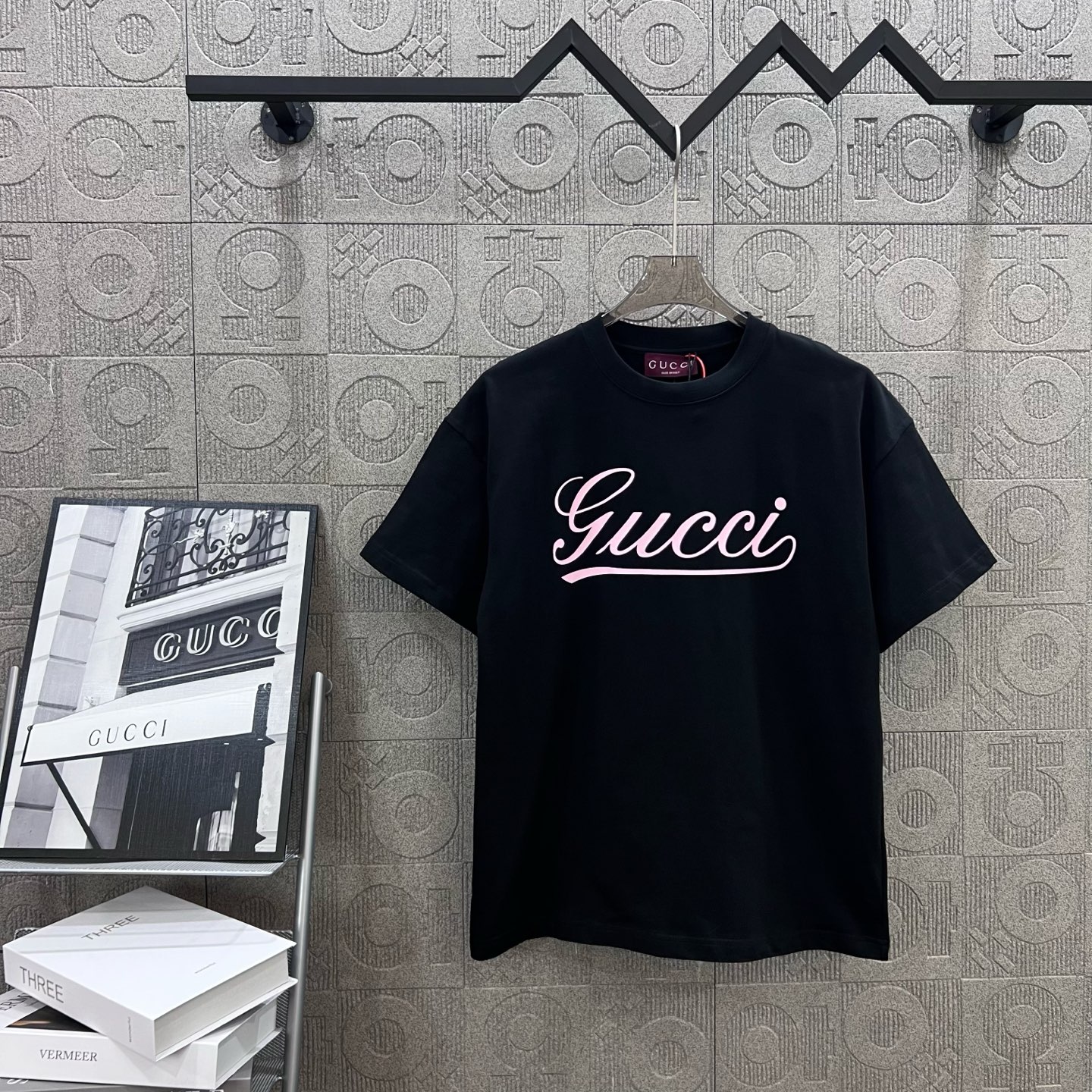  
GUCCI 古驰 音符签名双G字母印花
Logo标识精致升级，灵感源自八十年代复古
原版面料 官方同