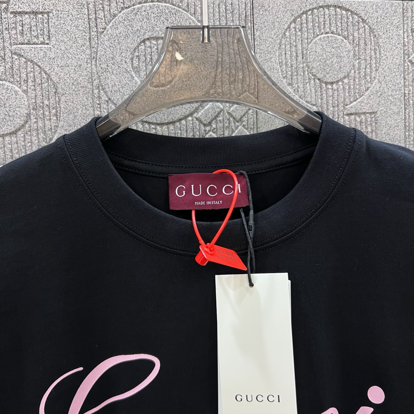  
GUCCI 古驰 音符签名双G字母印花
Logo标识精致升级，灵感源自八十年代复古
原版面料 官方同