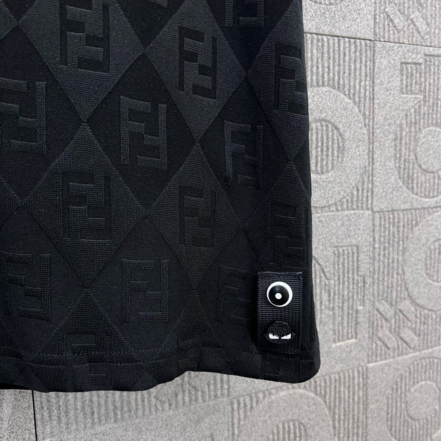 FENDI 187 Collection: 1980s Inspired Logo Twill Fabric, Chromosome Dye, Unisex, Black XS-L - 图片 7