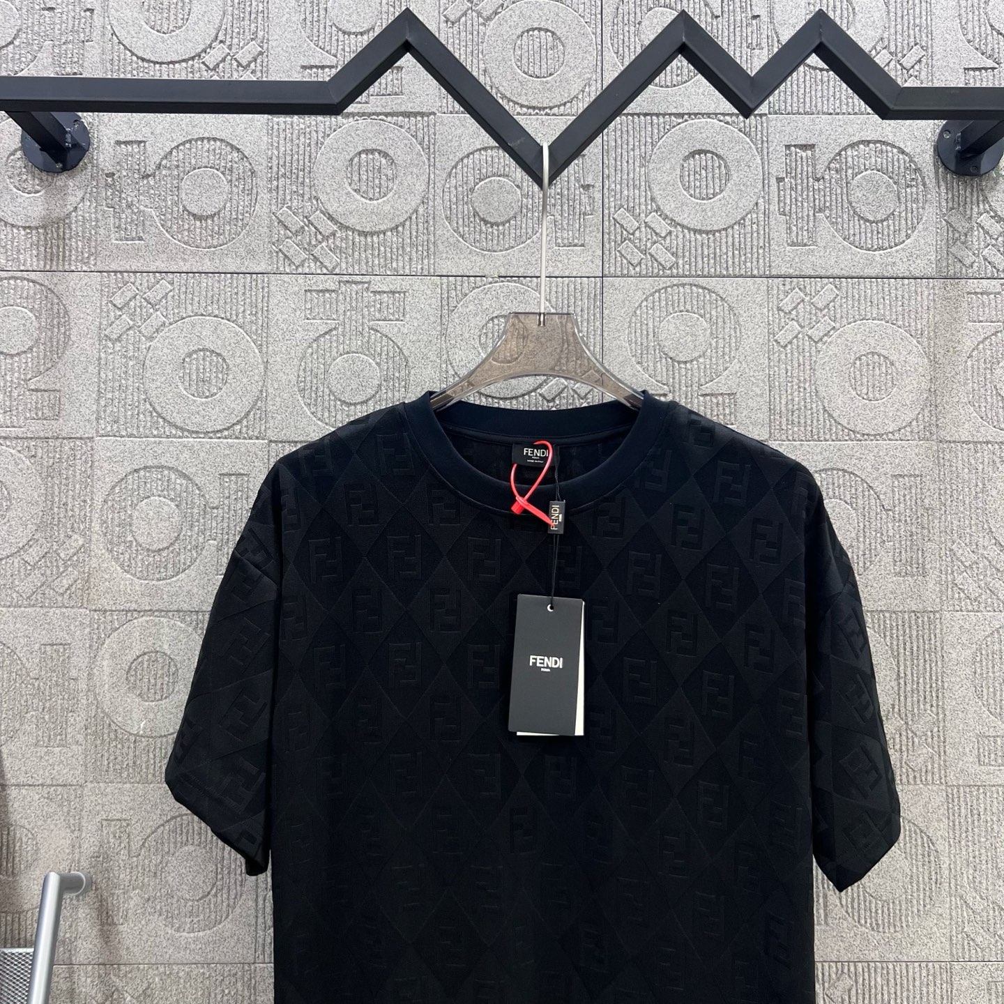 FENDI 187 Collection: 1980s Inspired Logo Twill Fabric, Chromosome Dye, Unisex, Black XS-L - 图片 3