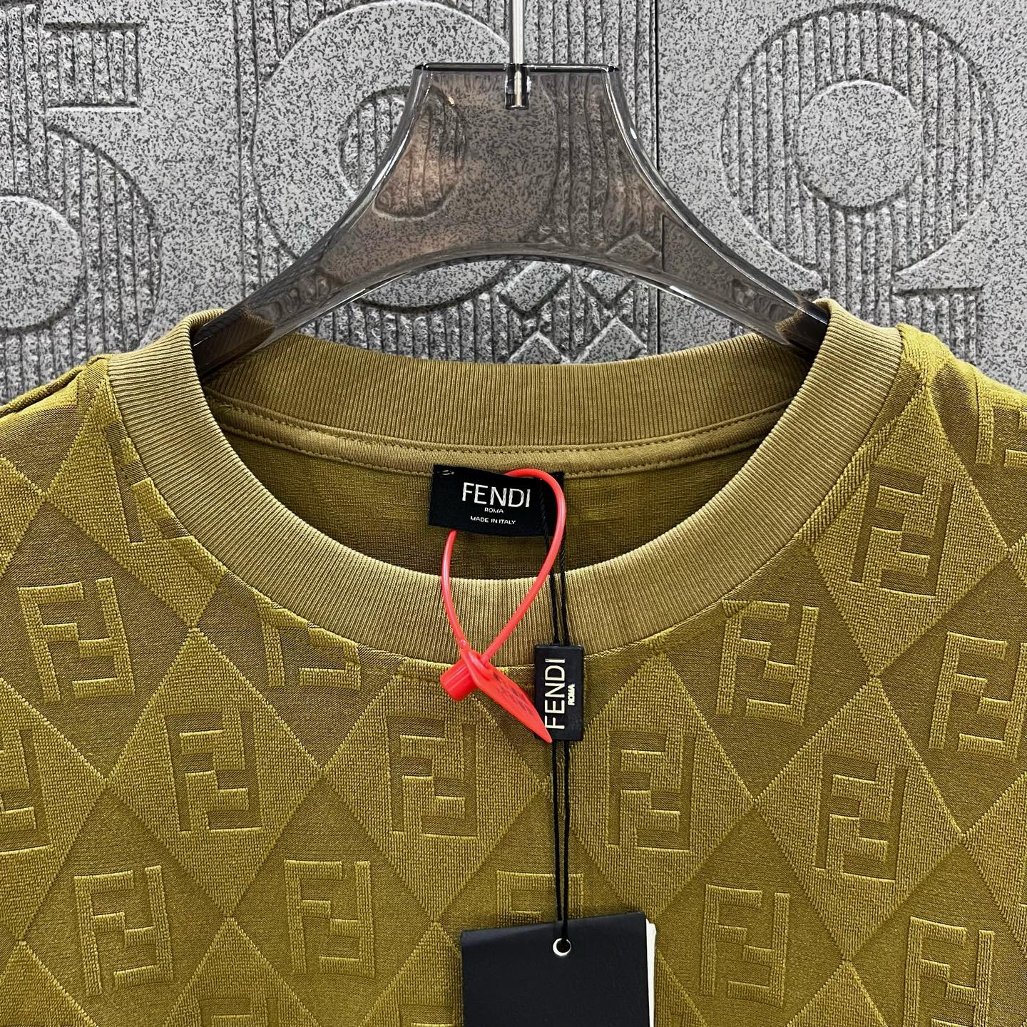 FENDI 187 Collection: 1980s Inspired, Chromosome Dye, Unisex Fashion in Yellow - 图片 5