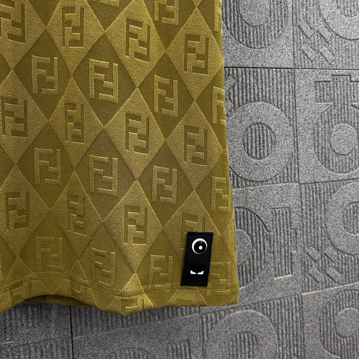 FENDI 187 Collection: 1980s Inspired, Chromosome Dye, Unisex Fashion in Yellow - 图片 7