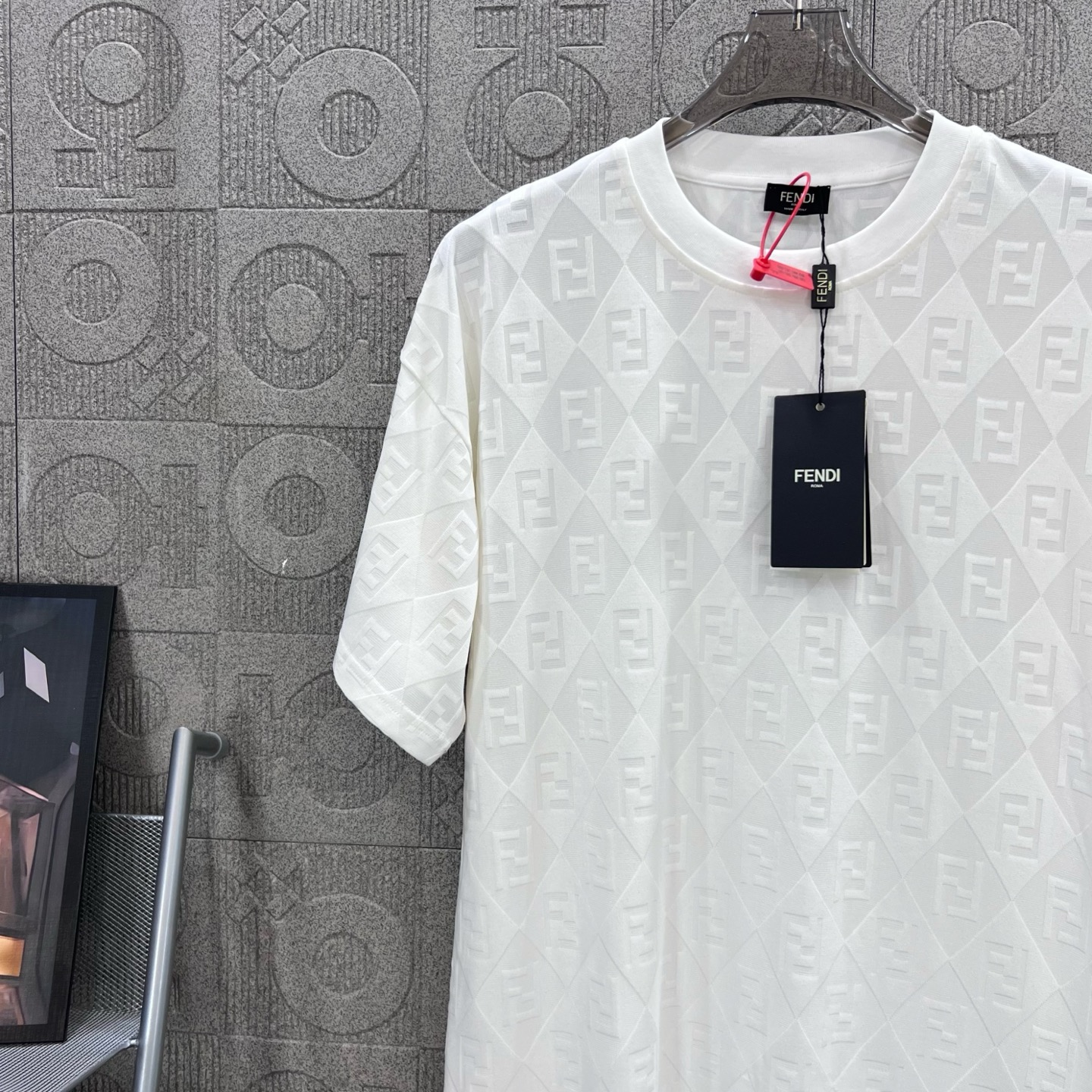 FENDI 187 Collection: Retro 1980s Style, White Logo Twill Fabric, Unisex XS-L Sizes - 图片 4