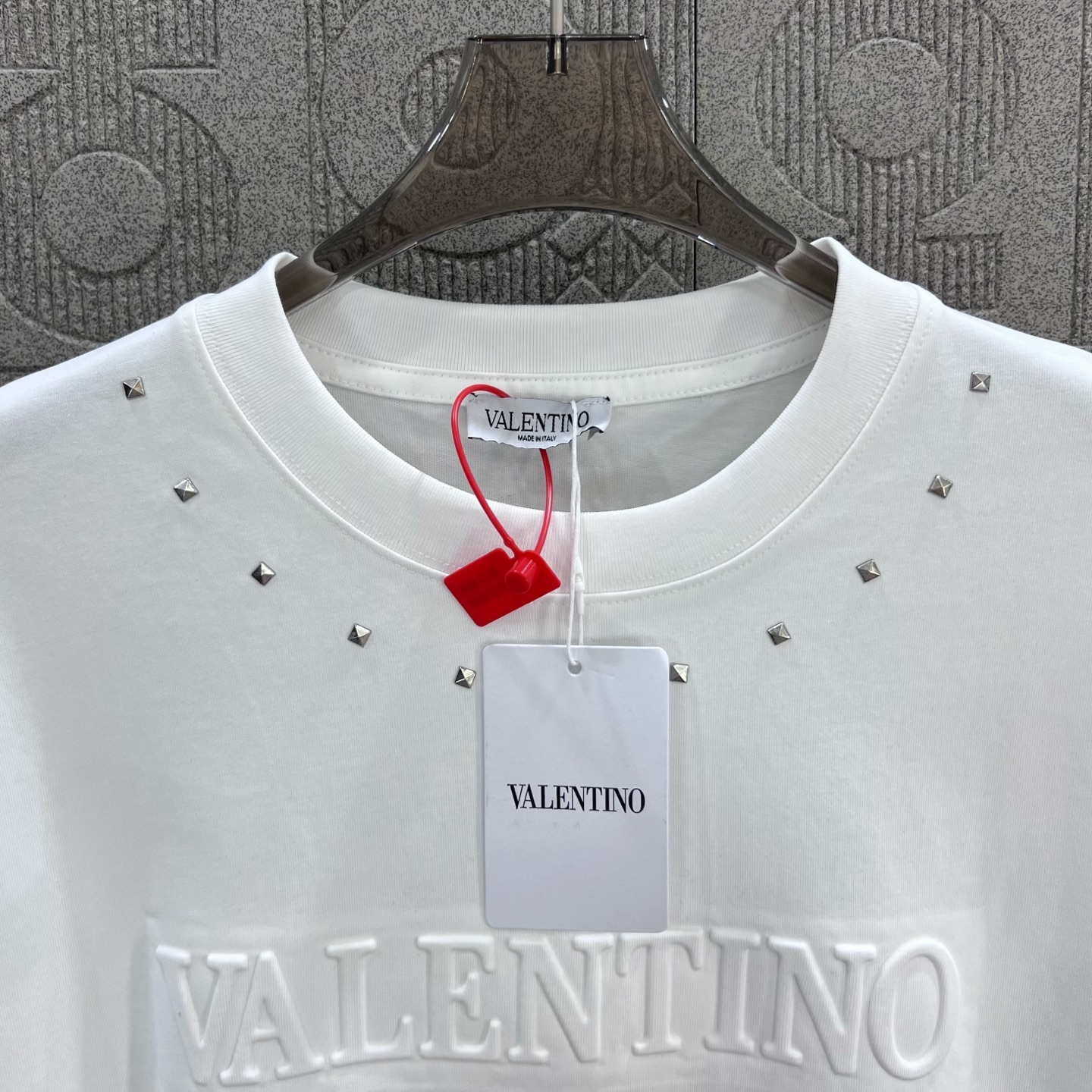 Fashionable Unisex T-shirt by Valentno Valentino with Classic Logo Calculator - 图片 5