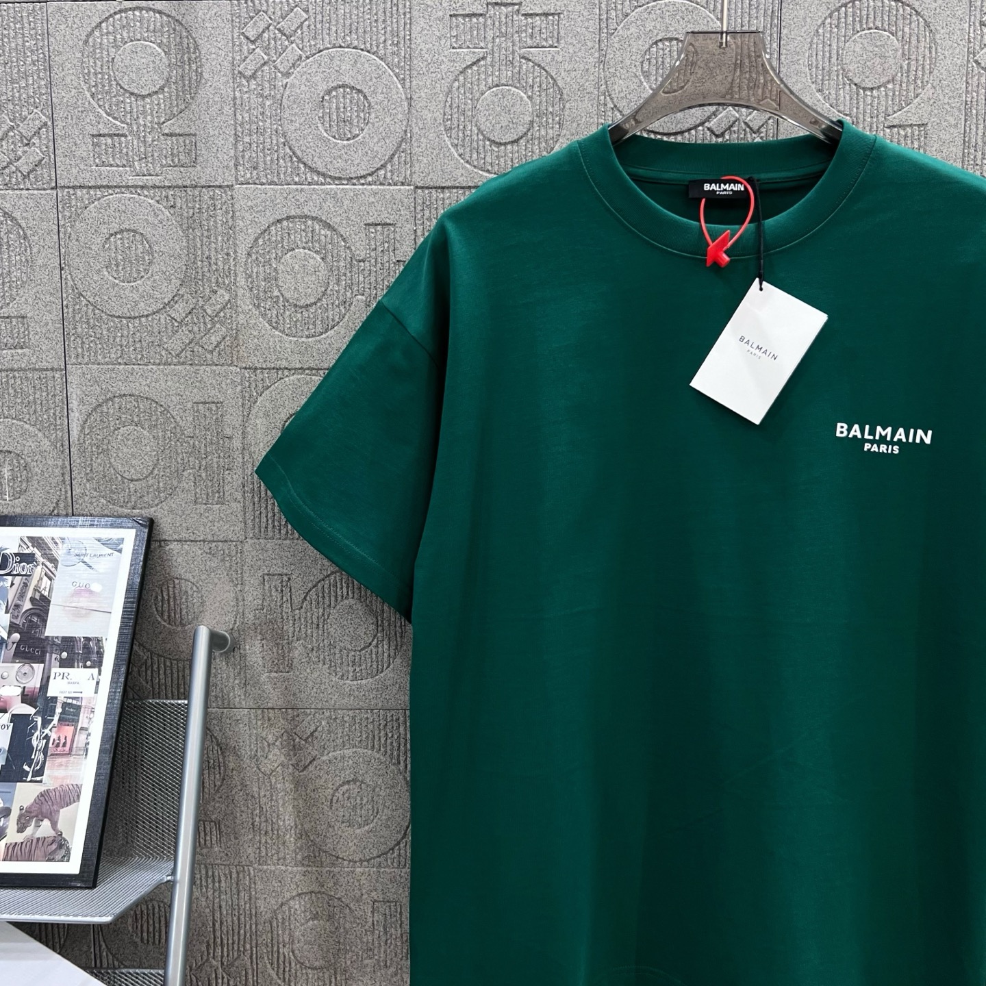 “1980s-inspired BALMAIN Logo T-shirt in Green, XS~L, 260g Chromosome Dye” - 图片 4