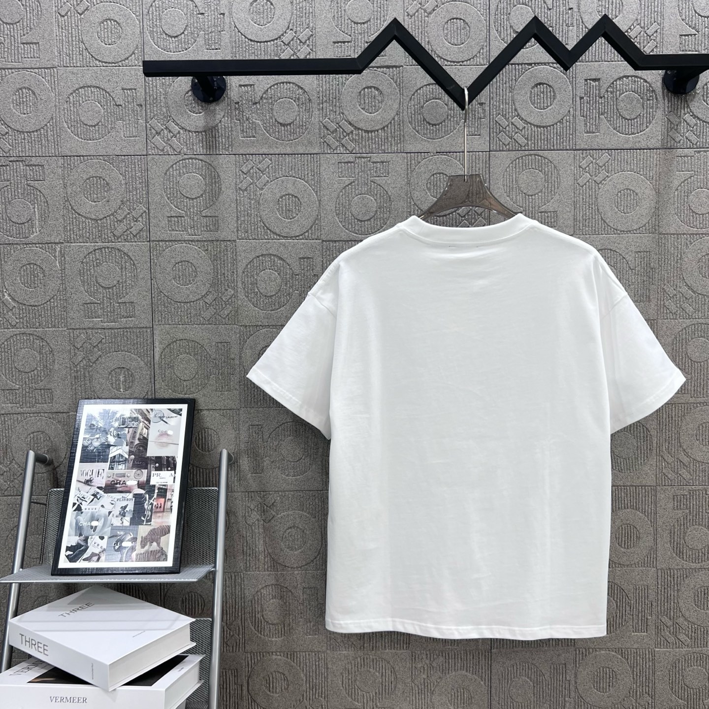 “1980s Inspired Balmain Logo T-shirt: Unisex, Chromosome Dye, XS-L” - 图片 2
