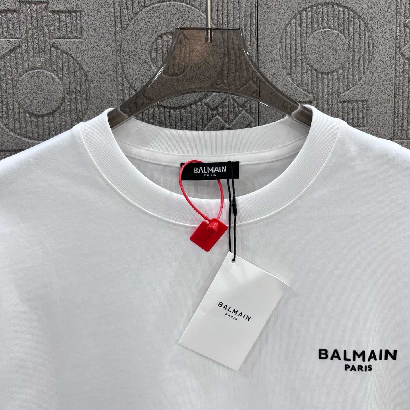 “1980s Inspired Balmain Logo T-shirt: Unisex, Chromosome Dye, XS-L” - 图片 5
