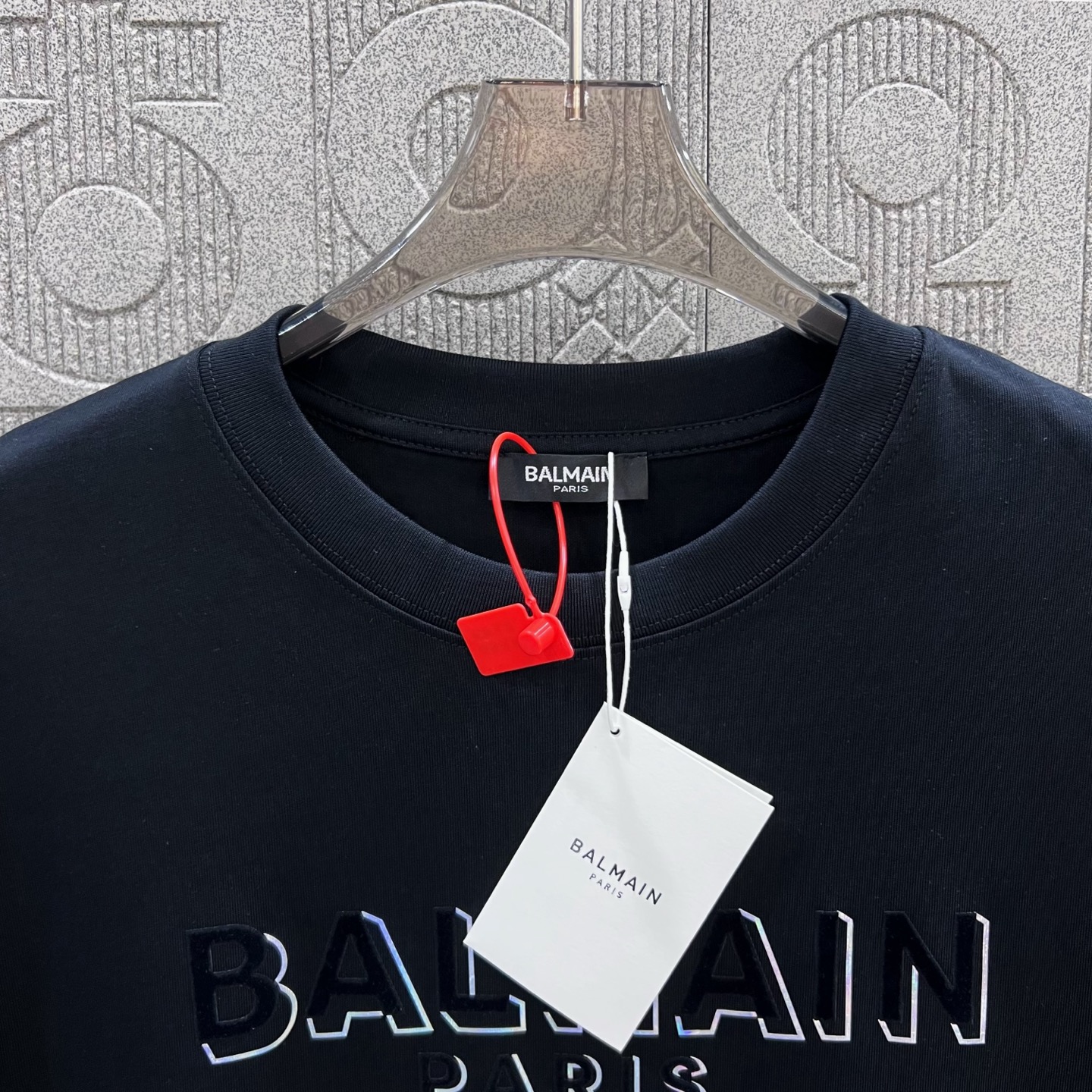 “Balmain 1980s-inspired Logo Upgrade Short Sleeve T-shirt in Black, Sizes XS-L” - 图片 5