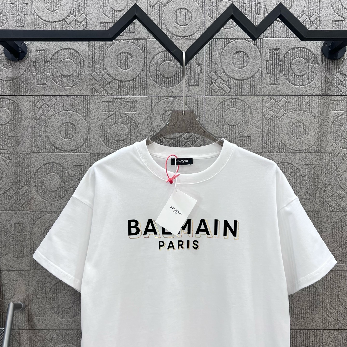 Stylish Balmain Logo T-shirt in White with 1980s Inspiration - 图片 3