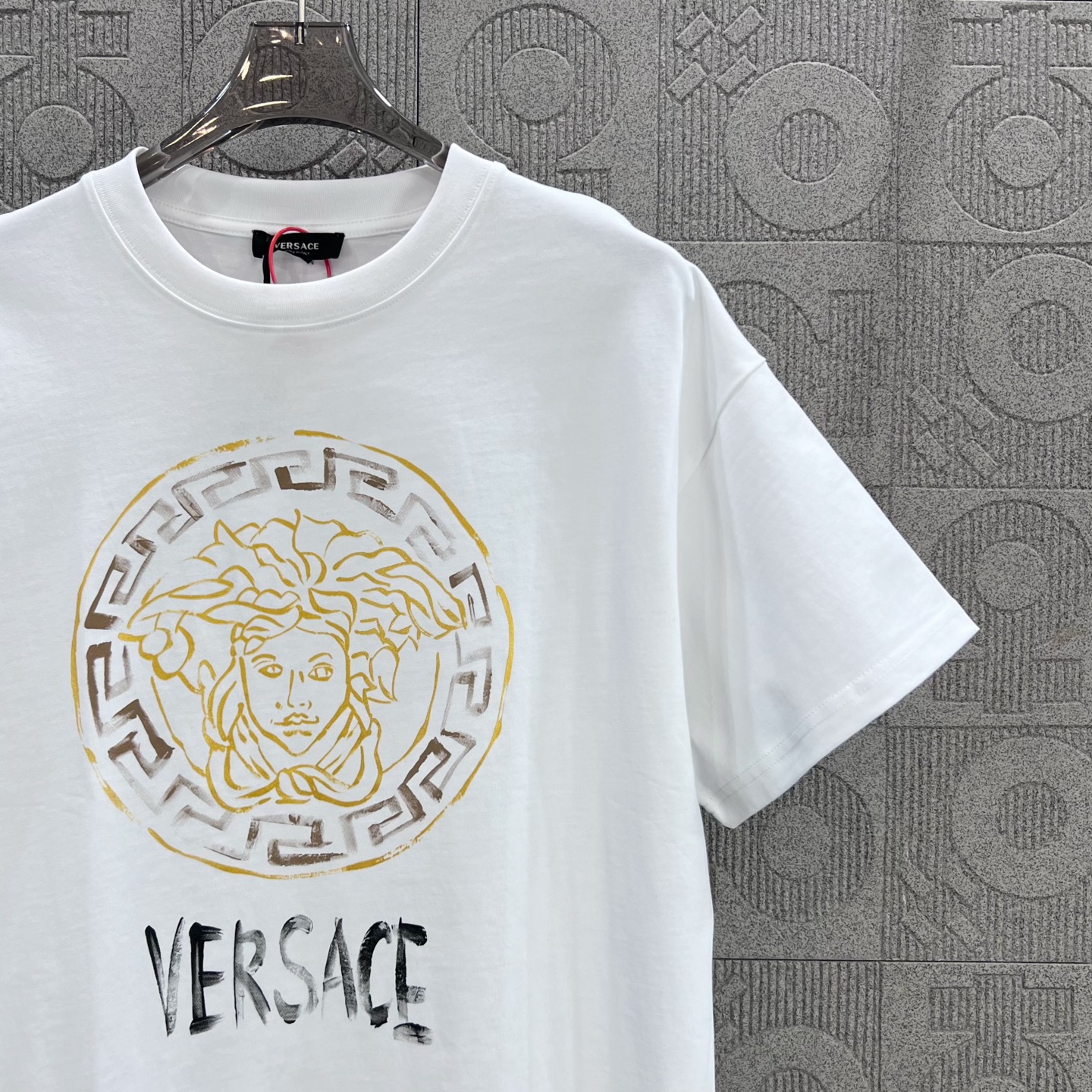 Versace-Inspired 1980s Logo T-Shirt for Men and Women – White, XS~L Sizes - 图片 7