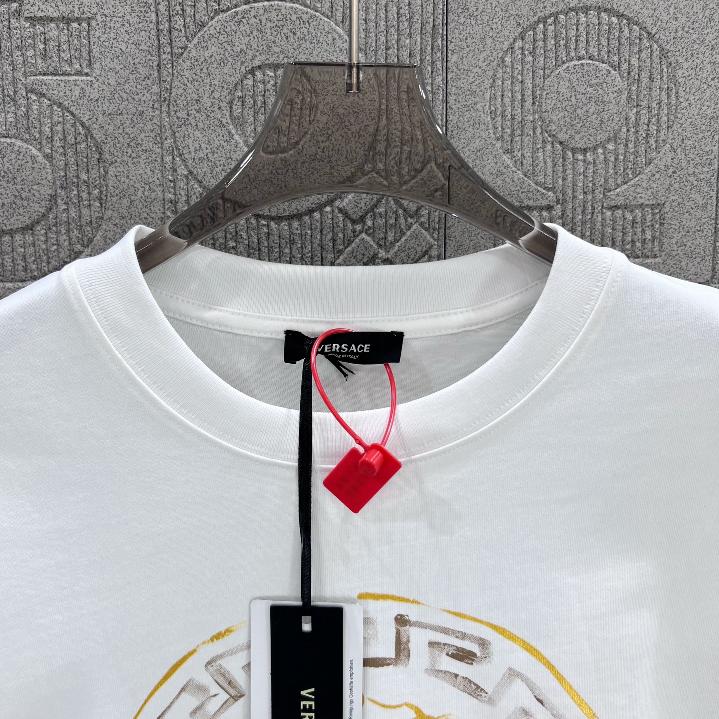 Versace-Inspired 1980s Logo T-Shirt for Men and Women – White, XS~L Sizes - 图片 5