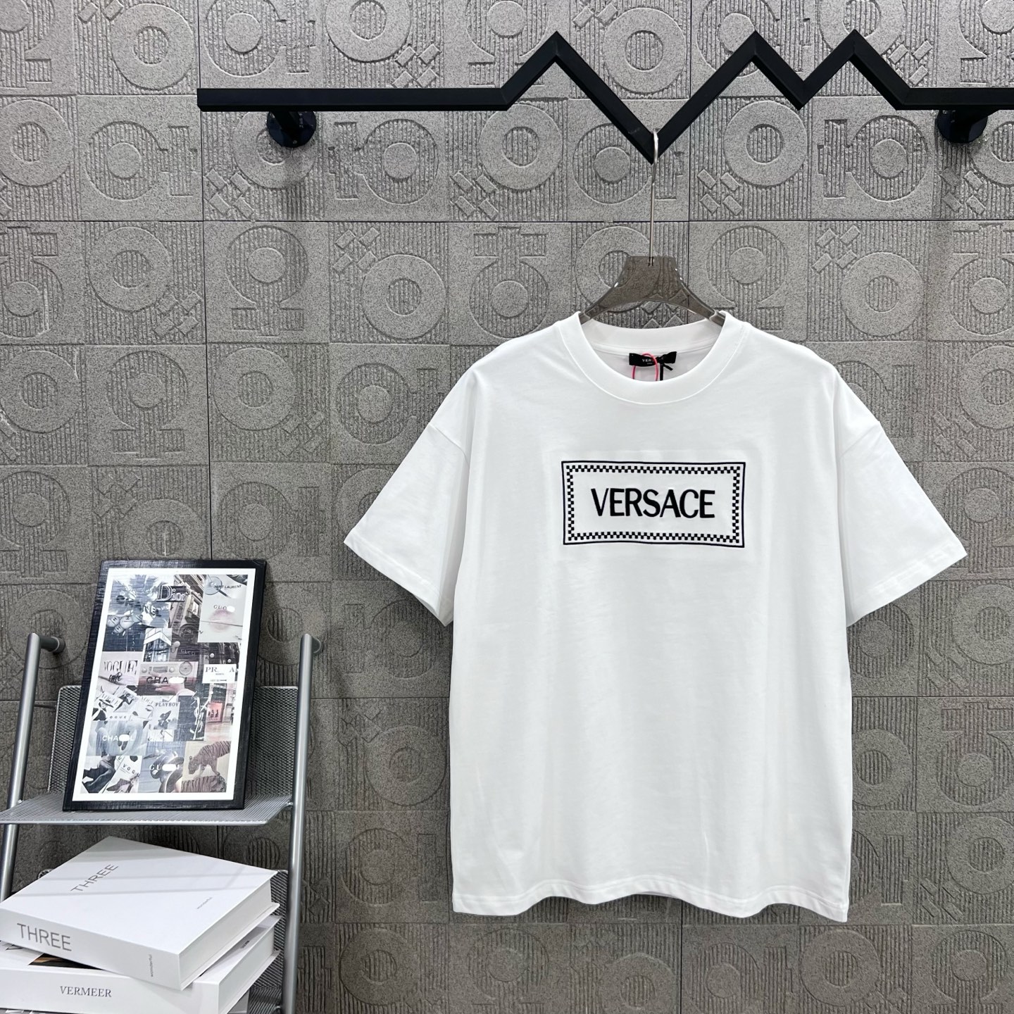 Versace Medusa Logo Short Sleeve T-shirt in Chromosome Dye – 260g – White - 图片 1