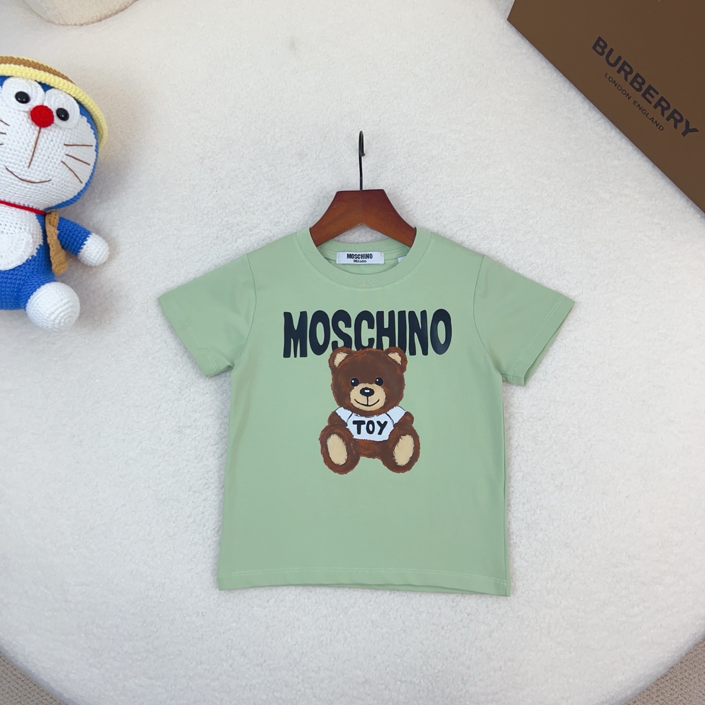 90-150cm no less @59 160-170cm no less @69 Moschino crew neck new style same as counter short sleeve. Unisex knit ragla…