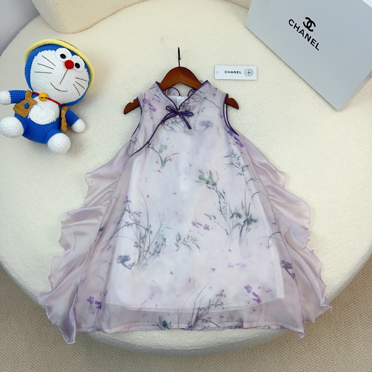 @138 Sizes 100-150cm. Chanel design, inner pure cotton Chinese style cheongsam vest and chiffon skirt, looks super good…
