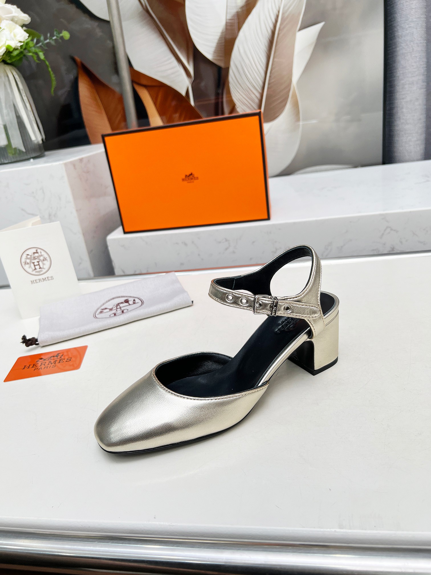 NO:165731,H home, early spring high heel sandals, imported fabric sheepskin, inner sheepskin, footbed sheepskin. Size 35-42, genuine leather sole high version, sandals, sandals, sheepskin19860909H家,早春高跟凉鞋,面料进口羊皮,内里羊皮,垫脚羊皮.35-42码,真皮底高版本,,凉鞋,sandals,sheepskin,Women's Shoes