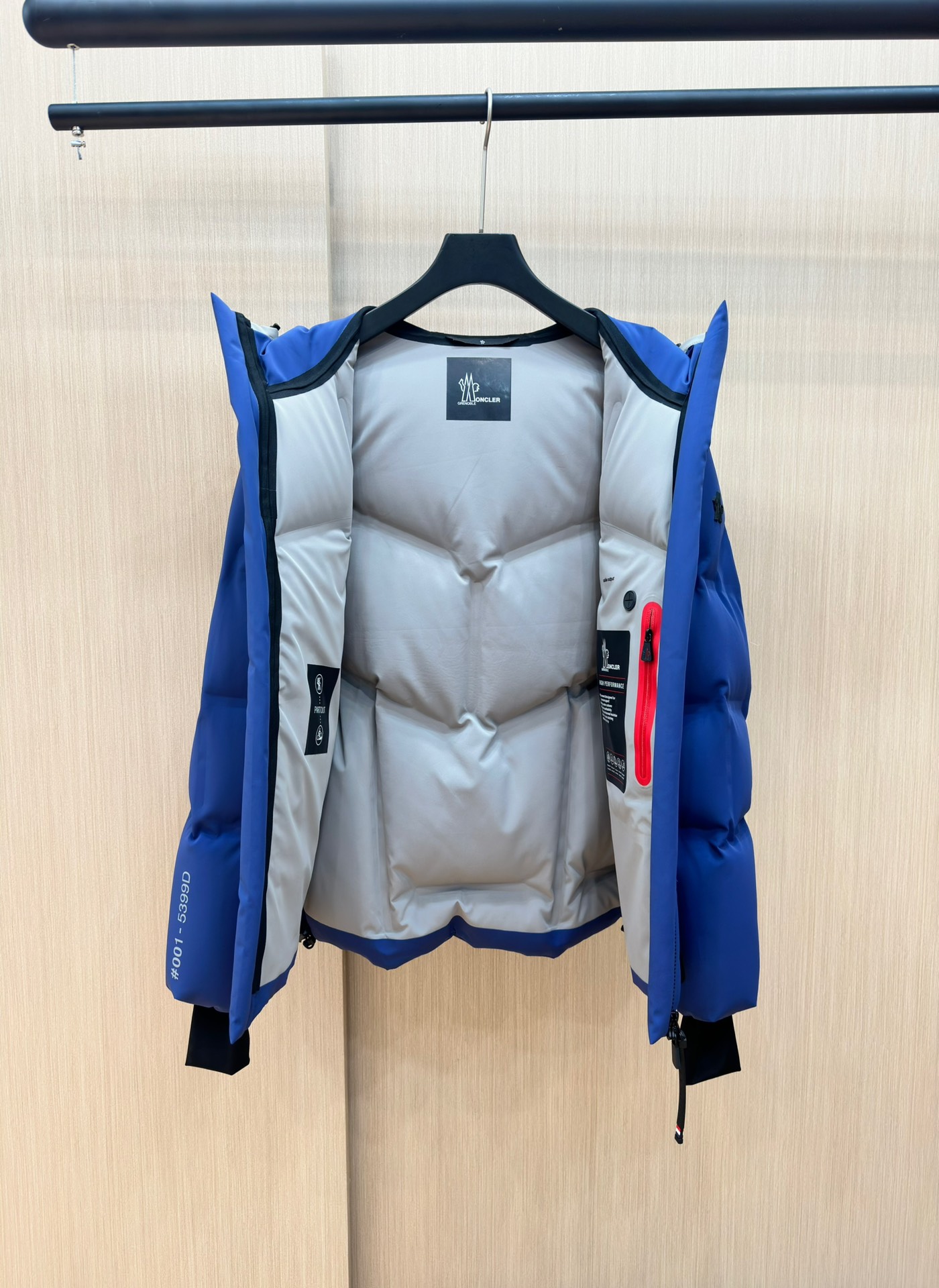 羽绒服-代工厂出口级别订单货品.品相完美.2024秋冬Mon*lerGrenble压胶滑雪羽绒服彰显造型