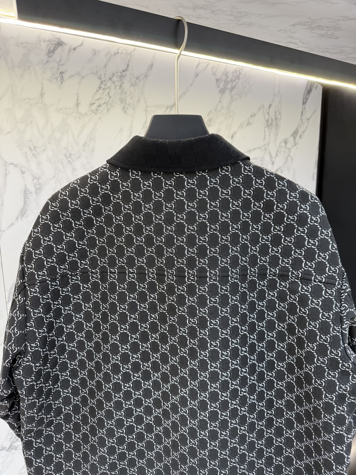 GUCCl 秋款2025最新款时尚设计师款夹克外套.处处细节显工艺足够的高级 结构性剪裁的设计改变来展现