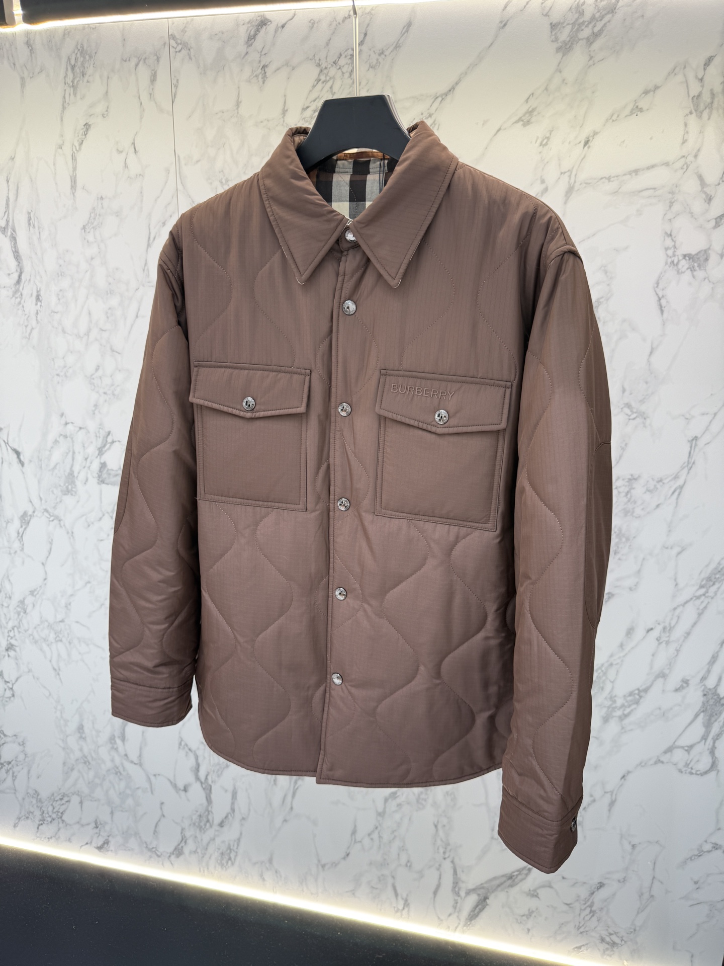 “Burberry 2025 Men’s Cotton Coat: Latest Fashion Designer Structural Cutting Changes and Multi-Level Dress Trends” - 图片 5