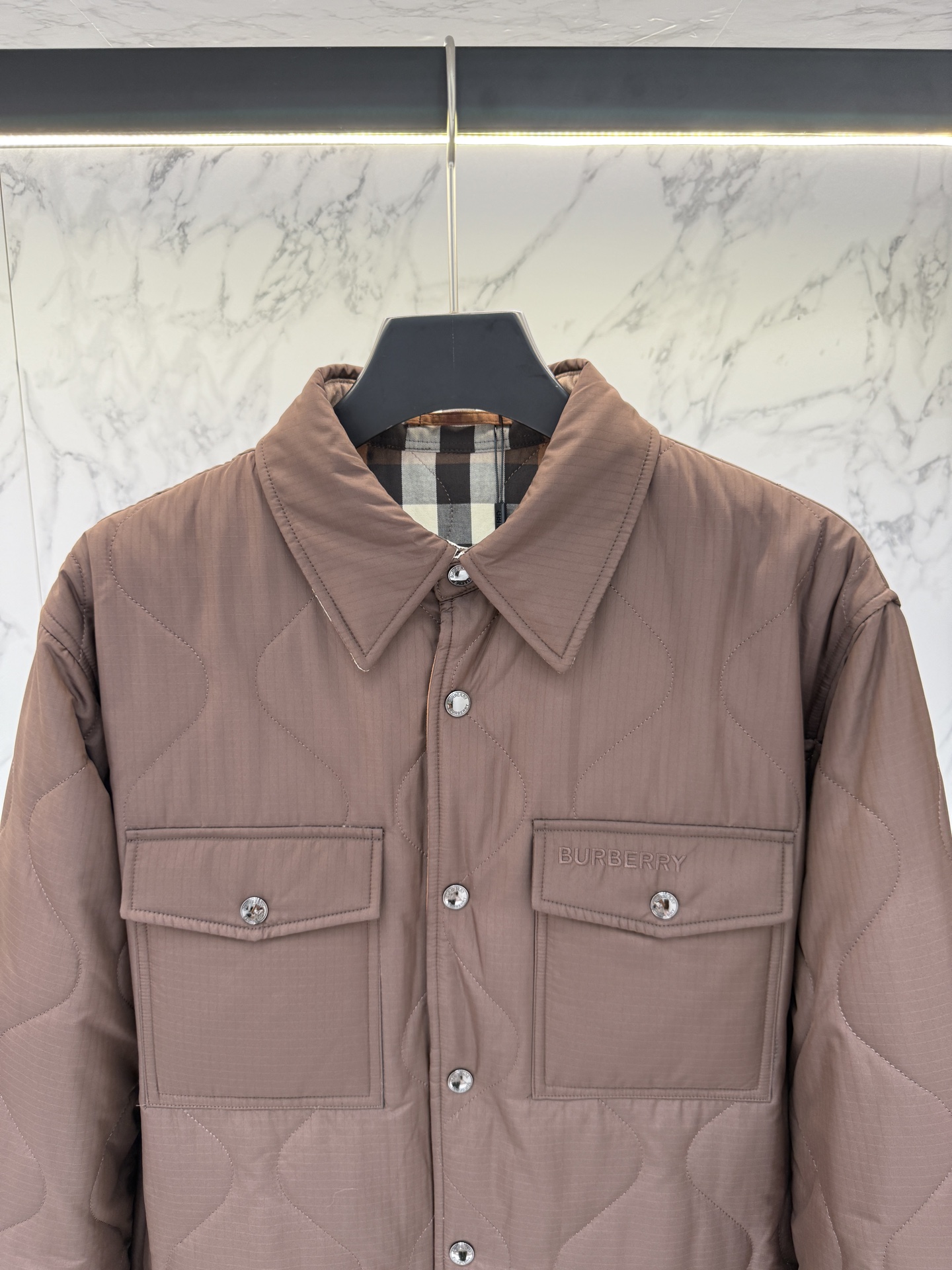 “Burberry 2025 Men’s Cotton Coat: Latest Fashion Designer Structural Cutting Changes and Multi-Level Dress Trends” - 图片 4