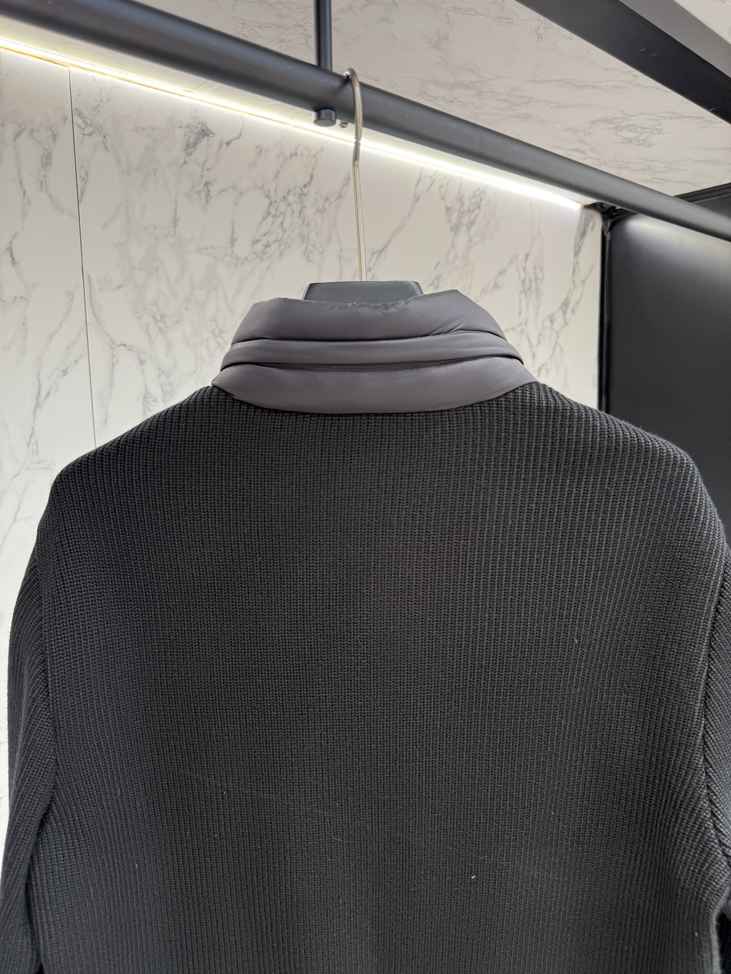 “Moncler 2025 Fashion Coats: Men’s Diverse Image Changes and Trendy Design Details” - 图片 8