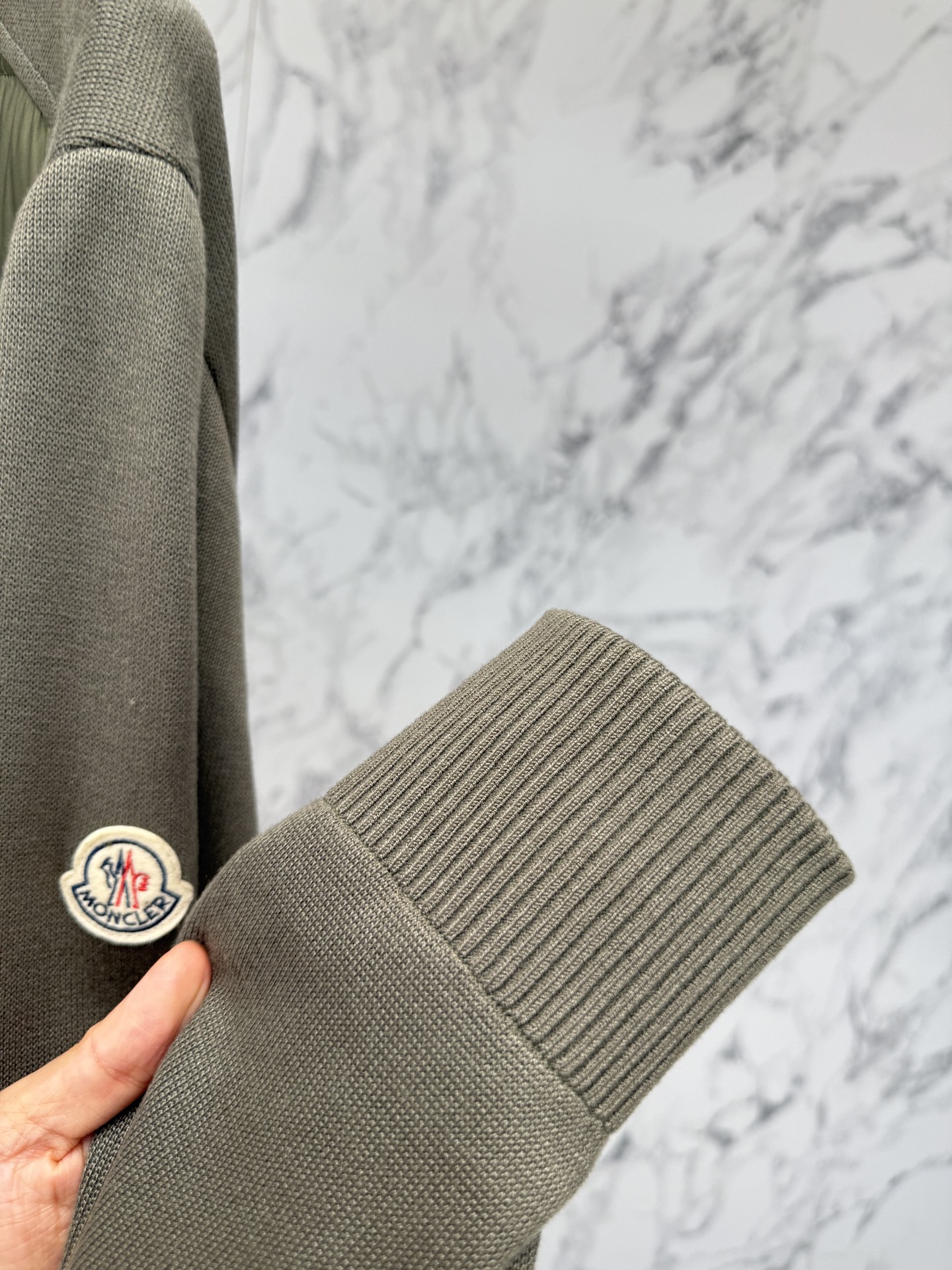 “Moncler Fashion Designer 2025 Coats at $1296 with Detailed Sophisticated Cuts” - 图片 7