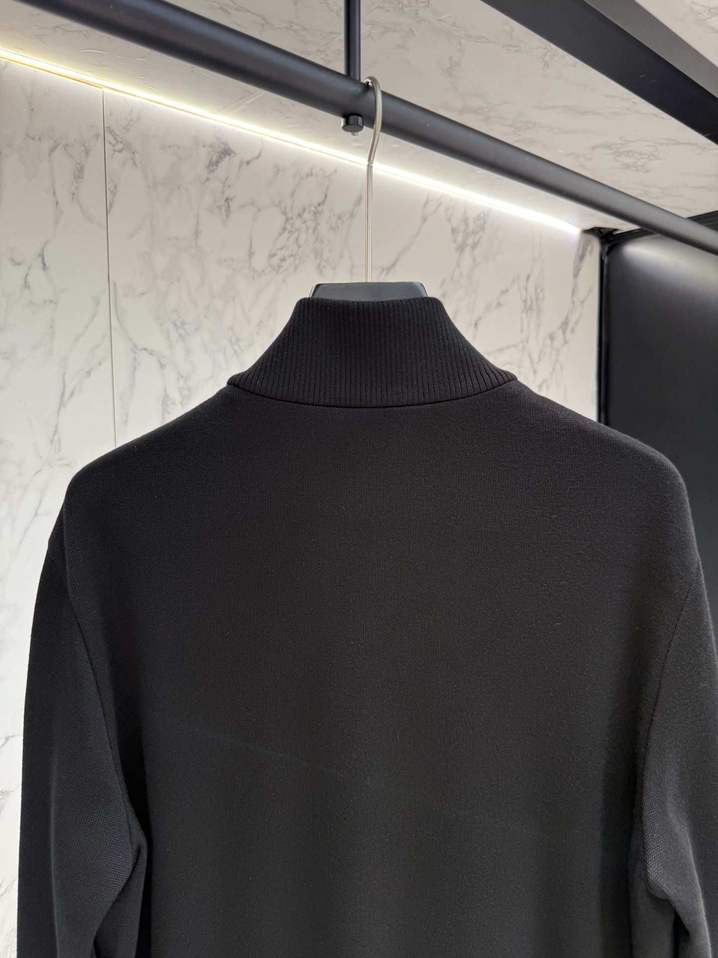 “Moncler 2025 Fashion Coats: Detailed Designs for Men’s Trendy and Popular Style | Price $1296” - 图片 8