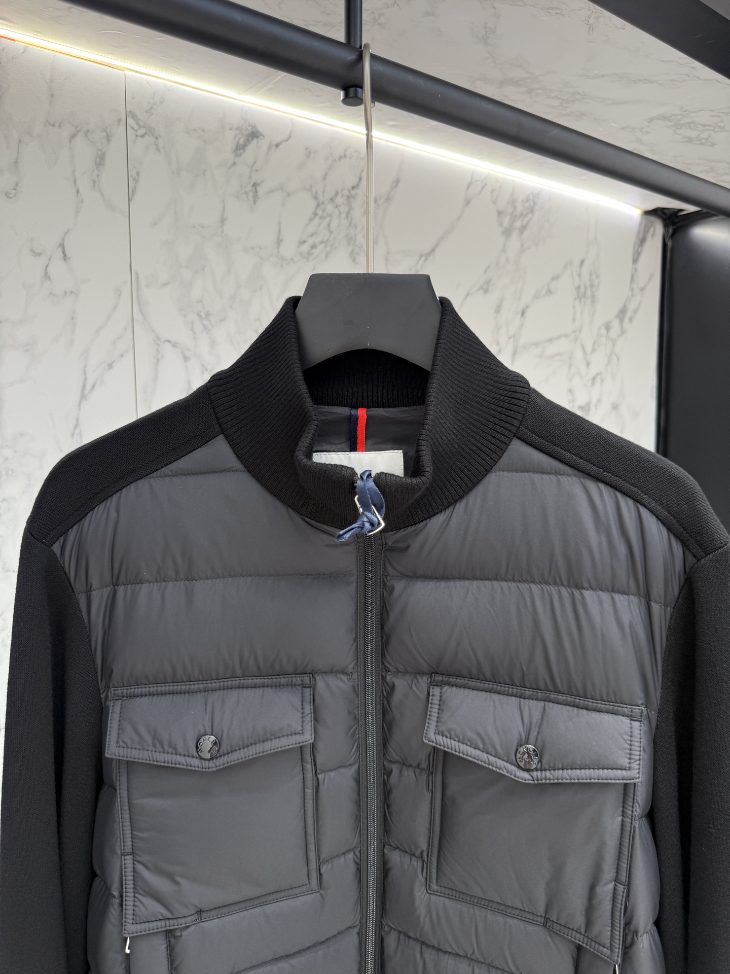 “Moncler 2025 Fashion Coats: Detailed Designs for Men’s Trendy and Popular Style | Price $1296” - 图片 2