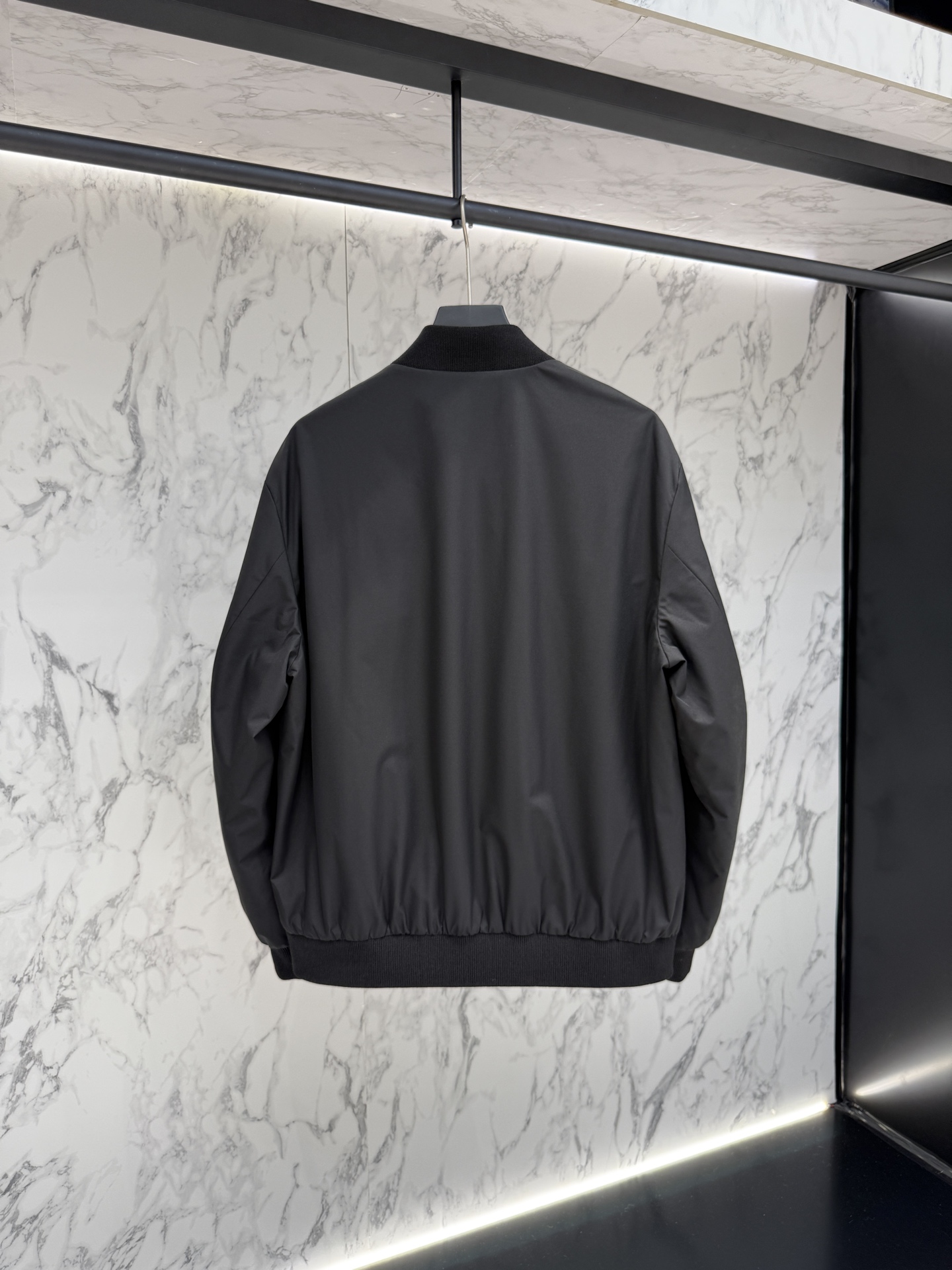 “2025 Moncler Designer Fashion Coat with Diverse Image and Multilayer Design – Price Offer 1236” - 图片 9