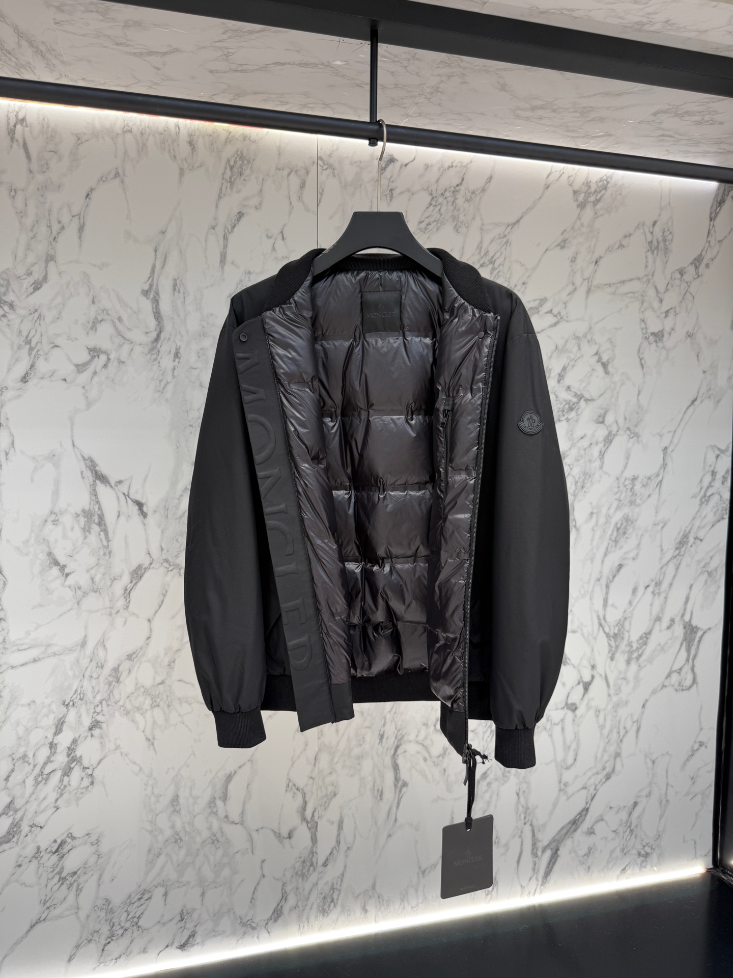 “2025 Moncler Designer Fashion Coat with Diverse Image and Multilayer Design – Price Offer 1236” - 图片 7