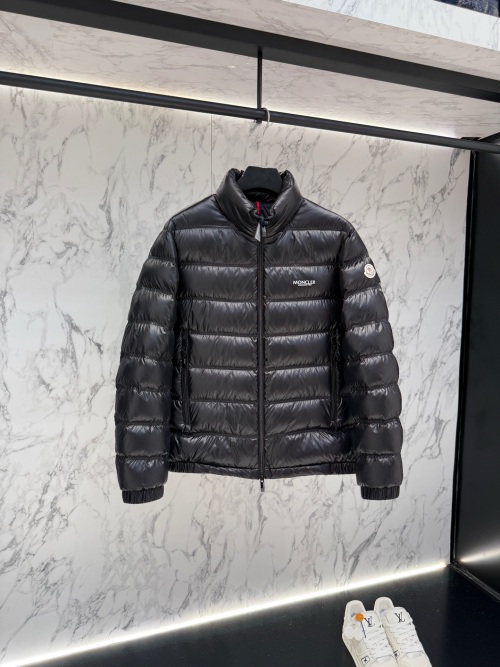 Moncler Designer Down Jacket - Stylish & Versatile Layering Piece for Men
