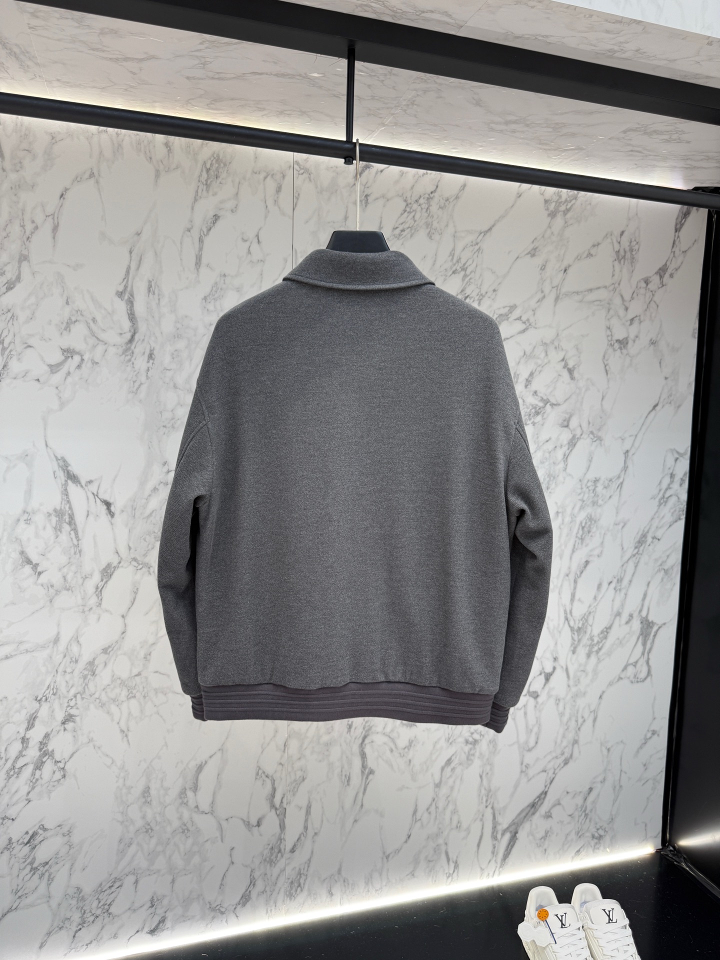 lP🆕 羽绒服2025最新款时尚设计师款羽绒外套.处处细节显工艺足够的高级 结构性剪裁的设计改变来展现男