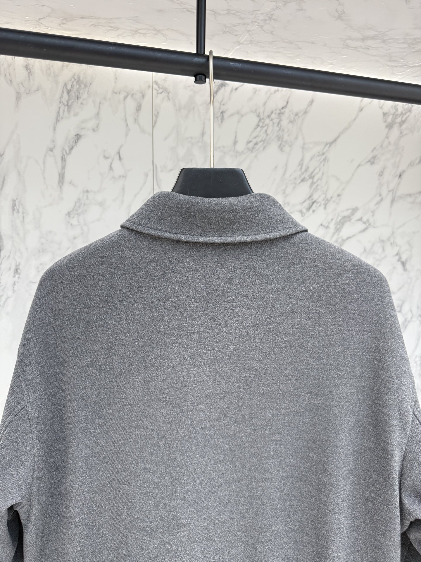 lP🆕 羽绒服2025最新款时尚设计师款羽绒外套.处处细节显工艺足够的高级 结构性剪裁的设计改变来展现男