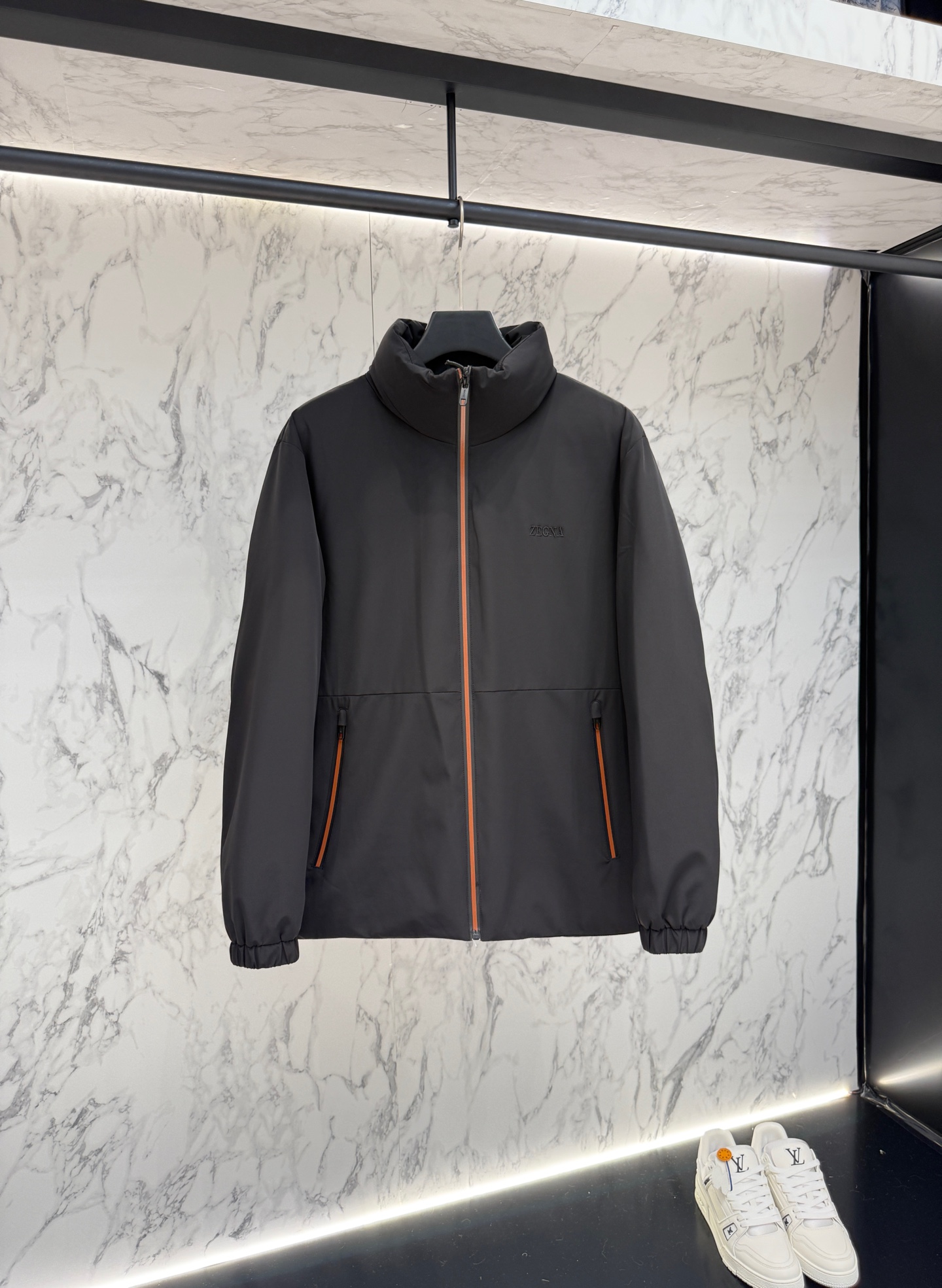 NO:519263,New product Zegna 2025 latest fashion designer jacket. The details show the design changes of high-end structural tailoring are sufficient to show the diverse image changes of men, slim and neat, tailoring, and satisfy the popular multi-layered outfits nowadays, and the versatile style of life!  G8628 digits 48-56,,jackets & coats,jackets & coats,alexander wang19860909新品 Zegna 2025最新款时尚设计师款夹克外套.处处细节显工艺足够的高级结构性剪裁的设计改变来展现男士多样的形象变化,修身利落、剪裁合体,满足时下正流行的多层次穿搭,生活百搭款式！G8628 码数48-56,,jackets & coats,jackets & coats,alexander wang,Men's clothing