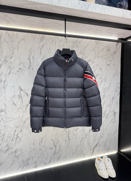 Moncler Men's Down Padded Jacket Fashion Designer Slim Fit Outerwear