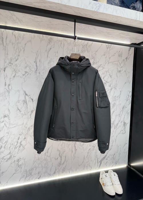 Prada Re-Nylon Padded Hooded Jacket Metal Logo, Modern Design, Warm Protection 1 Prada Re-Nylon Padded Hooded Jacket Metal Logo, Modern Design, Warm Protection